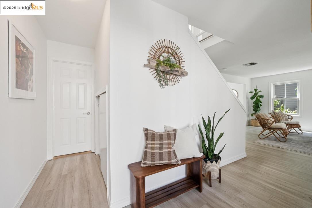 Detail Gallery Image 4 of 52 For 800 Delaware St #1428,  Berkeley,  CA 94710 - 2 Beds | 1/1 Baths
