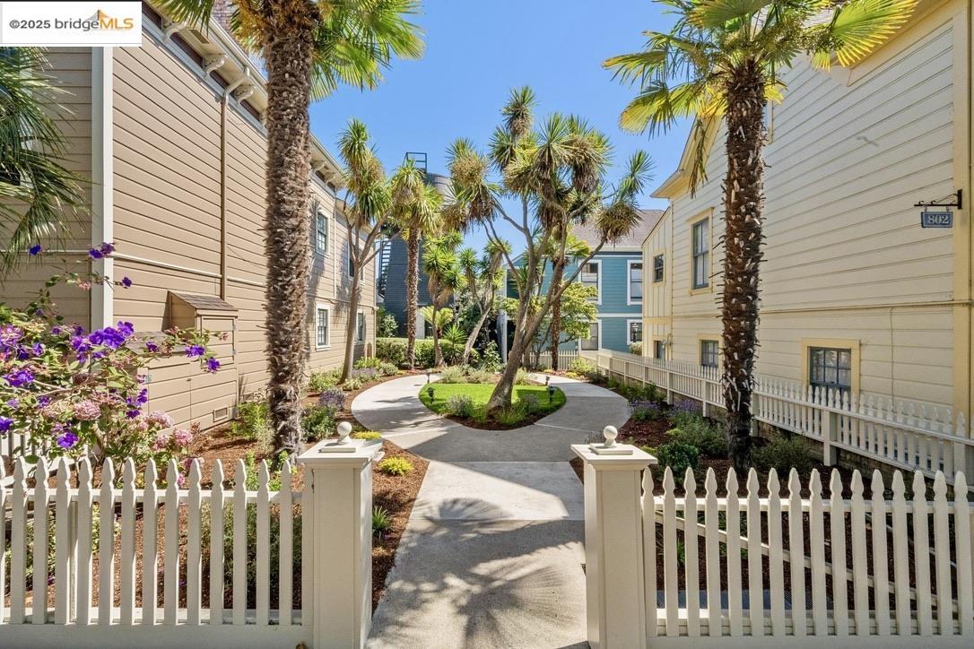 Detail Gallery Image 37 of 52 For 800 Delaware St #1428,  Berkeley,  CA 94710 - 2 Beds | 1/1 Baths
