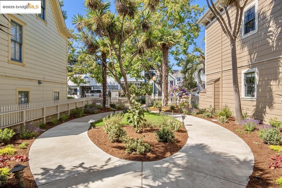 800 Delaware St 1807