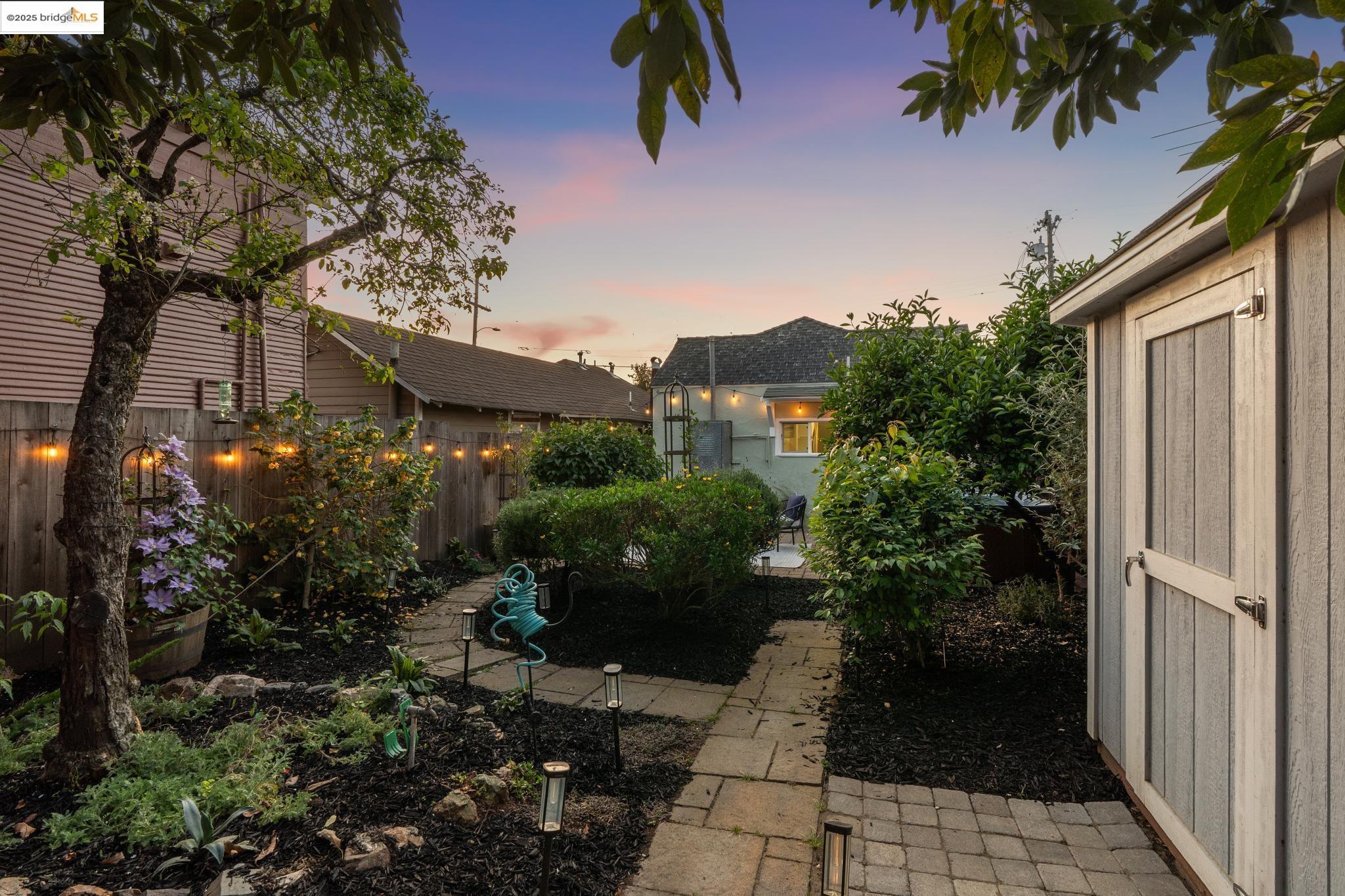 Detail Gallery Image 18 of 32 For 3226 Star Avenue, Oakland,  CA 94619 - 2 Beds | 1 Baths