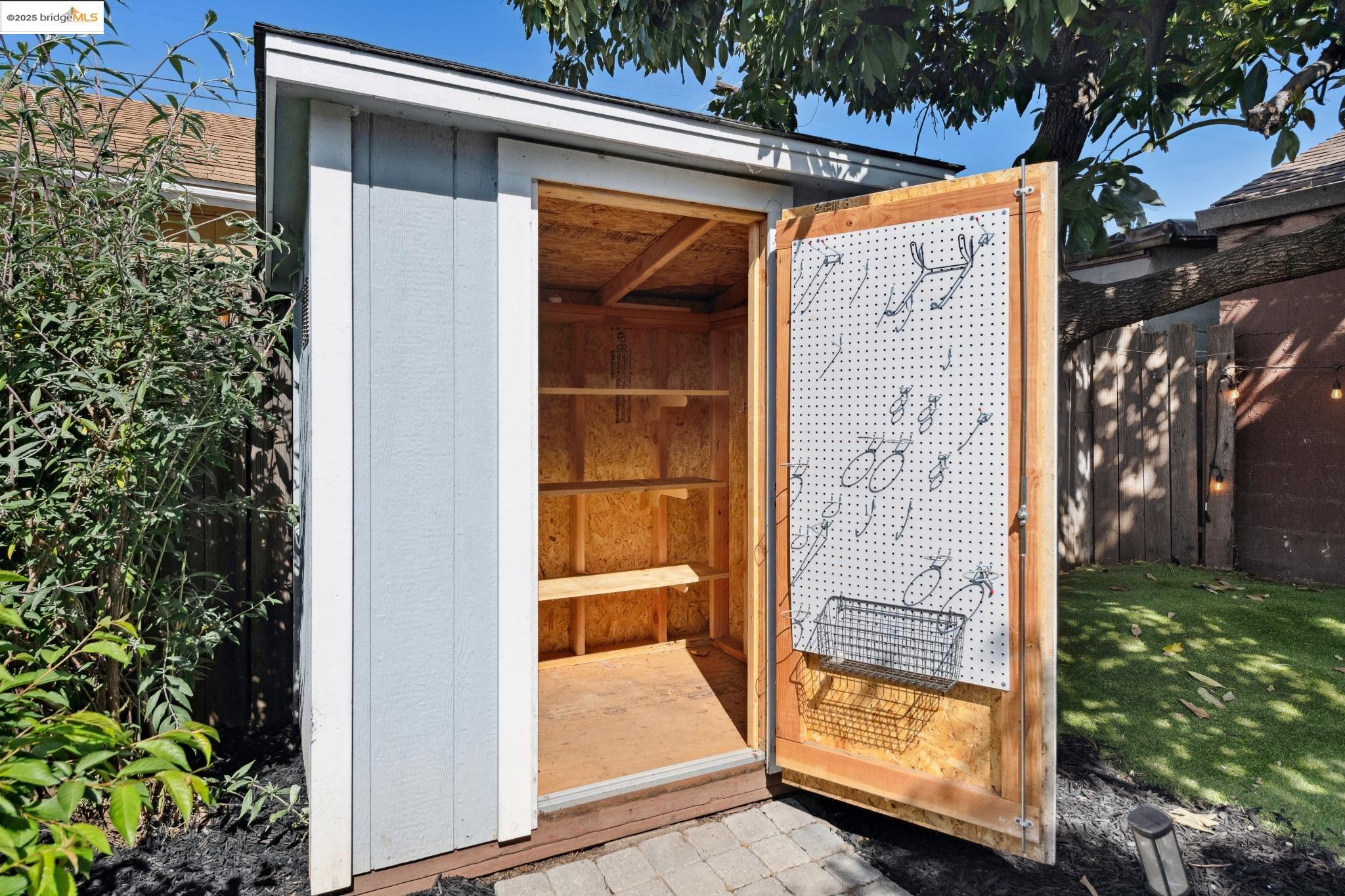 Detail Gallery Image 30 of 32 For 3226 Star Avenue, Oakland,  CA 94619 - 2 Beds | 1 Baths