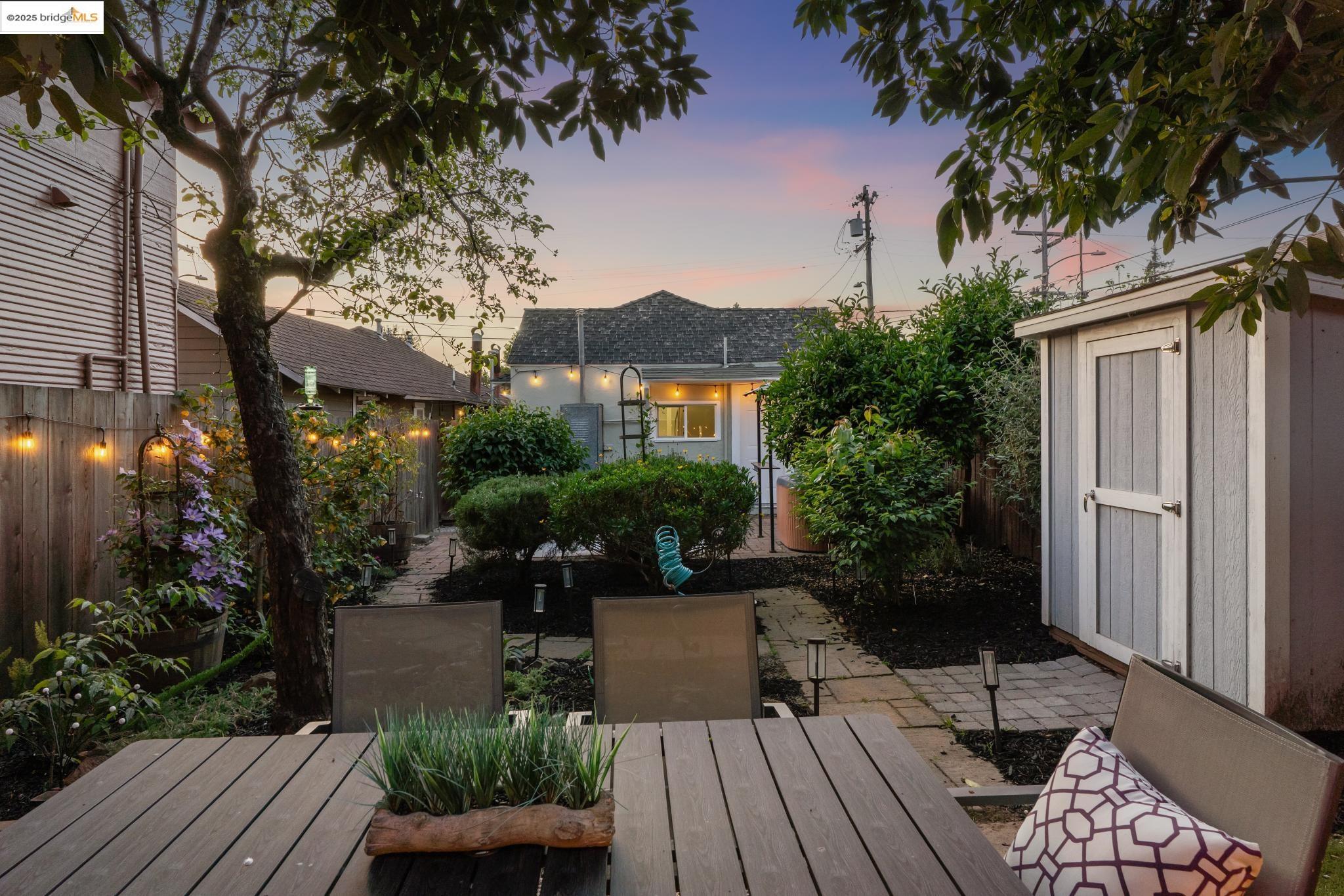 Detail Gallery Image 32 of 32 For 3226 Star Avenue, Oakland,  CA 94619 - 2 Beds | 1 Baths