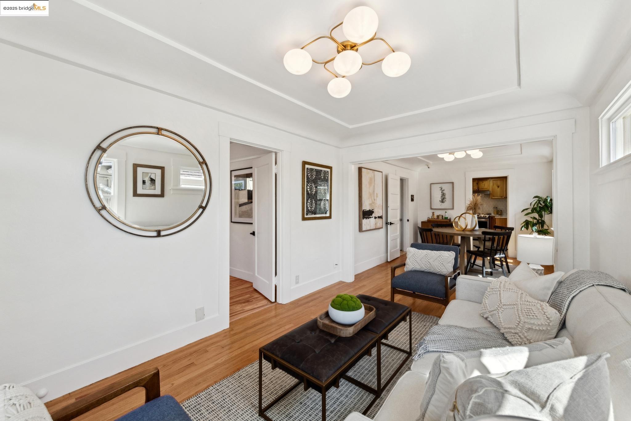 Detail Gallery Image 6 of 32 For 3226 Star Avenue, Oakland,  CA 94619 - 2 Beds | 1 Baths