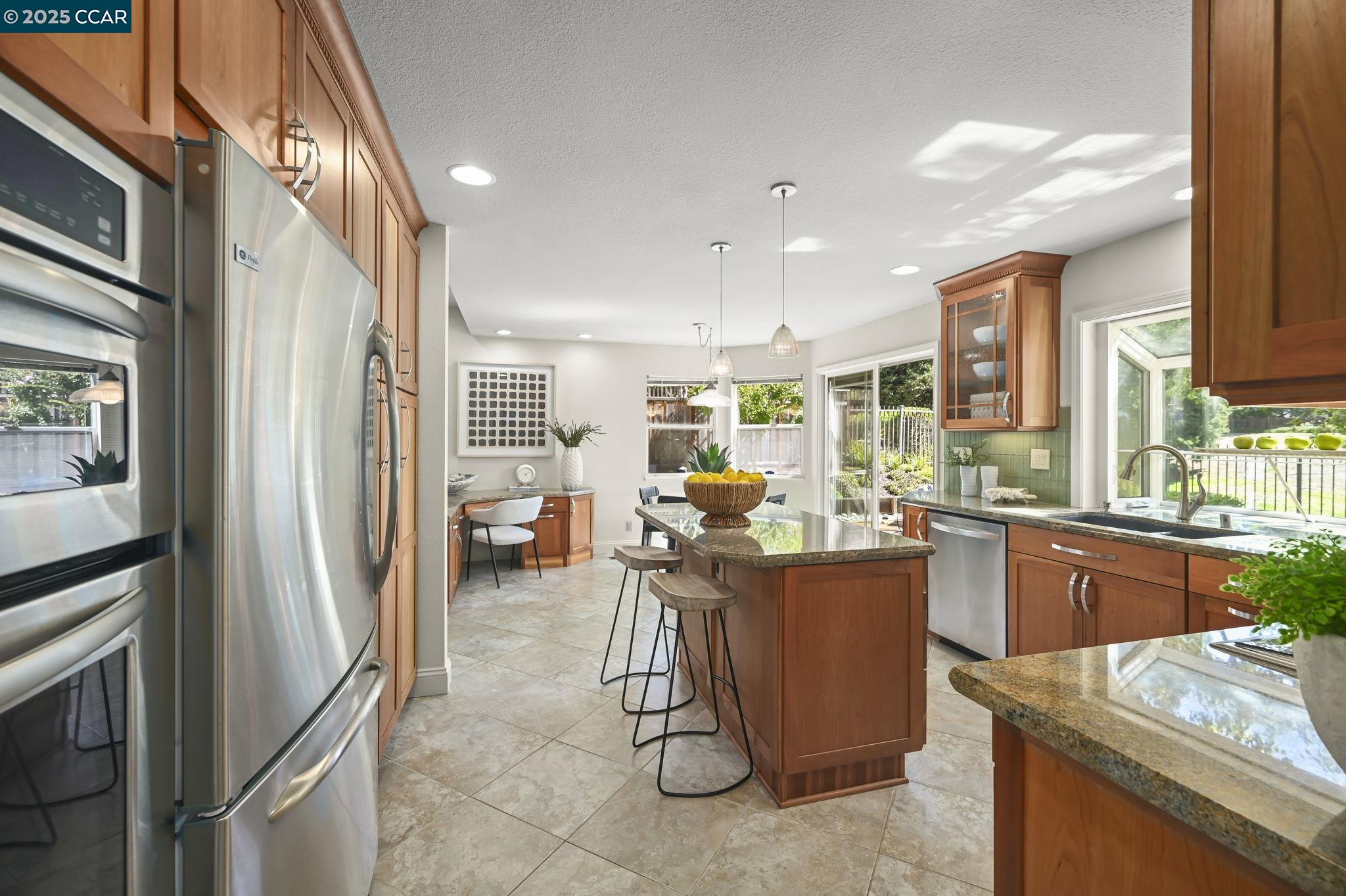 Detail Gallery Image 12 of 42 For 1020 Canyon Hills Road, San Ramon,  CA 94582 - 4 Beds | 2/1 Baths