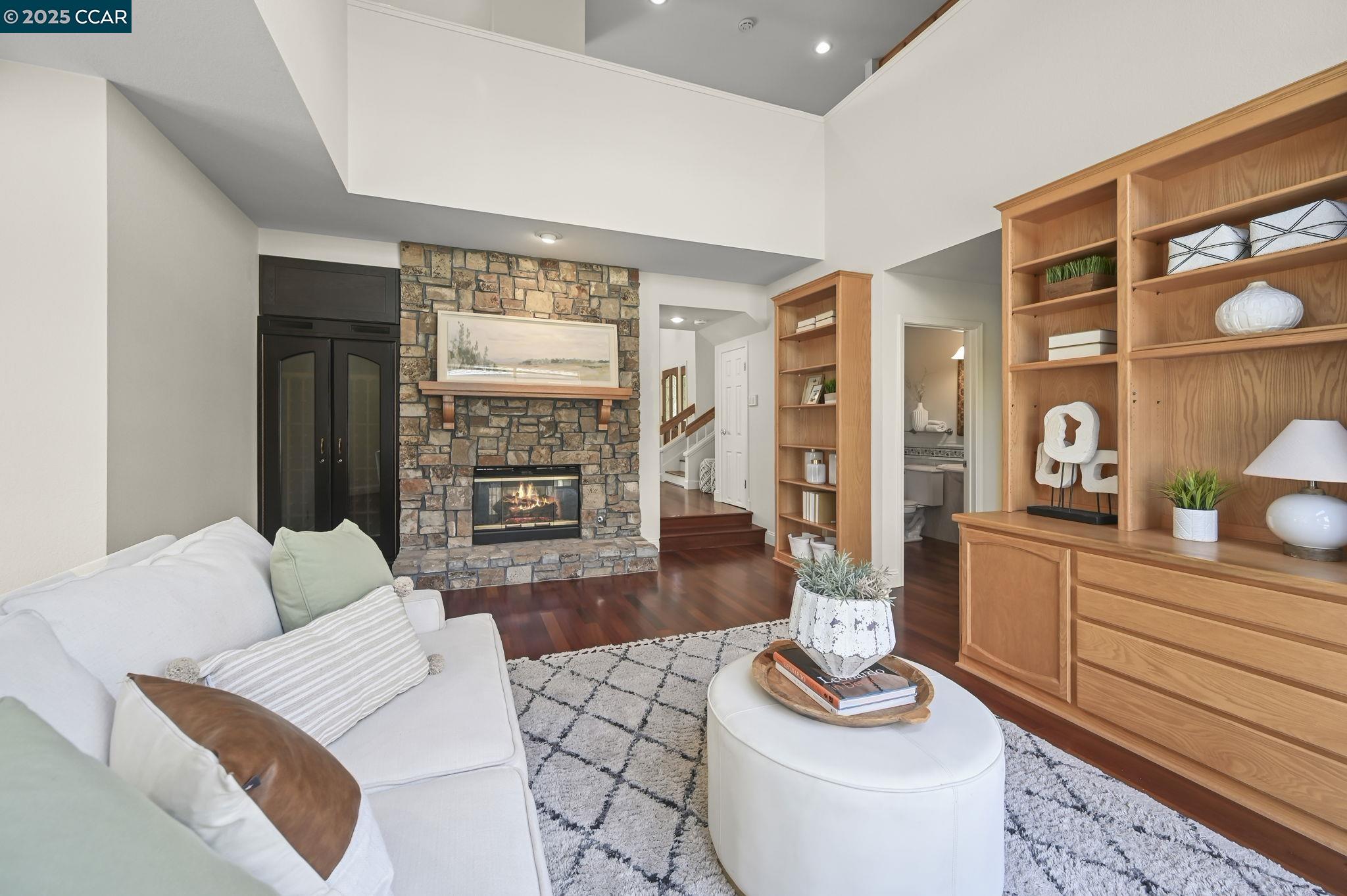 Detail Gallery Image 17 of 42 For 1020 Canyon Hills Road, San Ramon,  CA 94582 - 4 Beds | 2/1 Baths