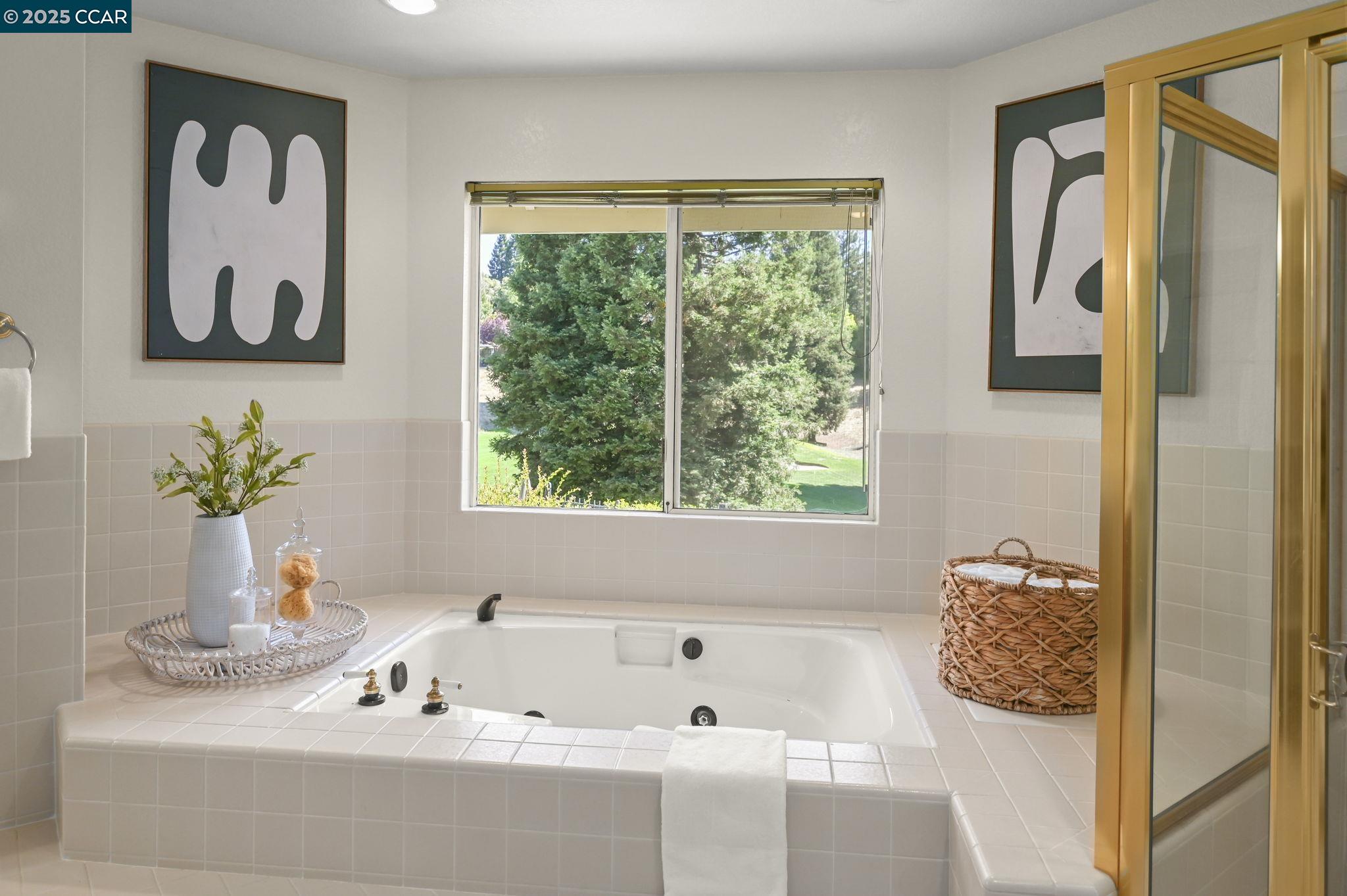 Detail Gallery Image 25 of 42 For 1020 Canyon Hills Road, San Ramon,  CA 94582 - 4 Beds | 2/1 Baths