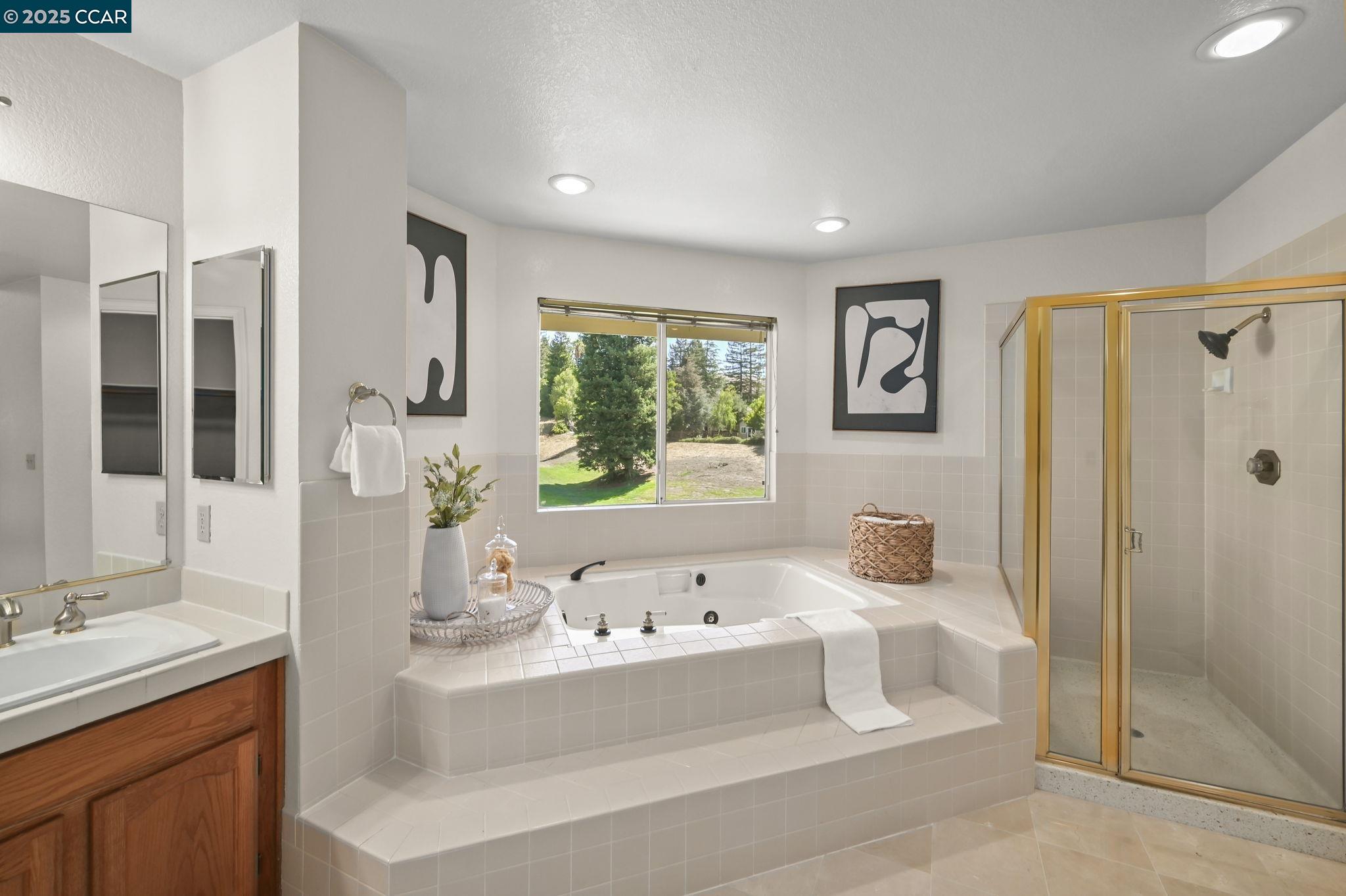 Detail Gallery Image 27 of 42 For 1020 Canyon Hills Road, San Ramon,  CA 94582 - 4 Beds | 2/1 Baths