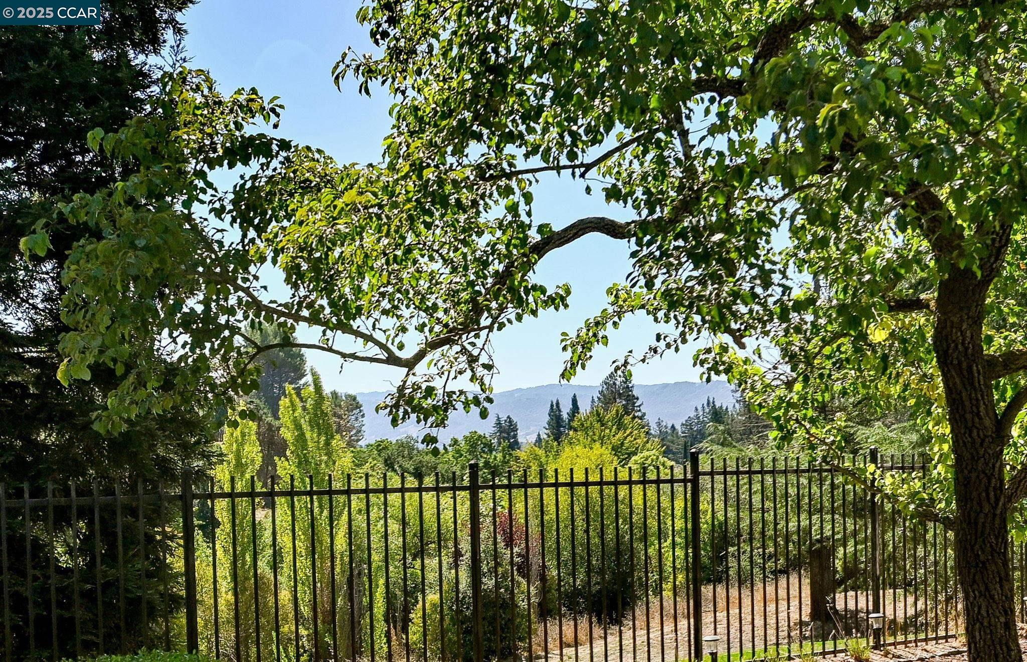 Detail Gallery Image 37 of 42 For 1020 Canyon Hills Road, San Ramon,  CA 94582 - 4 Beds | 2/1 Baths