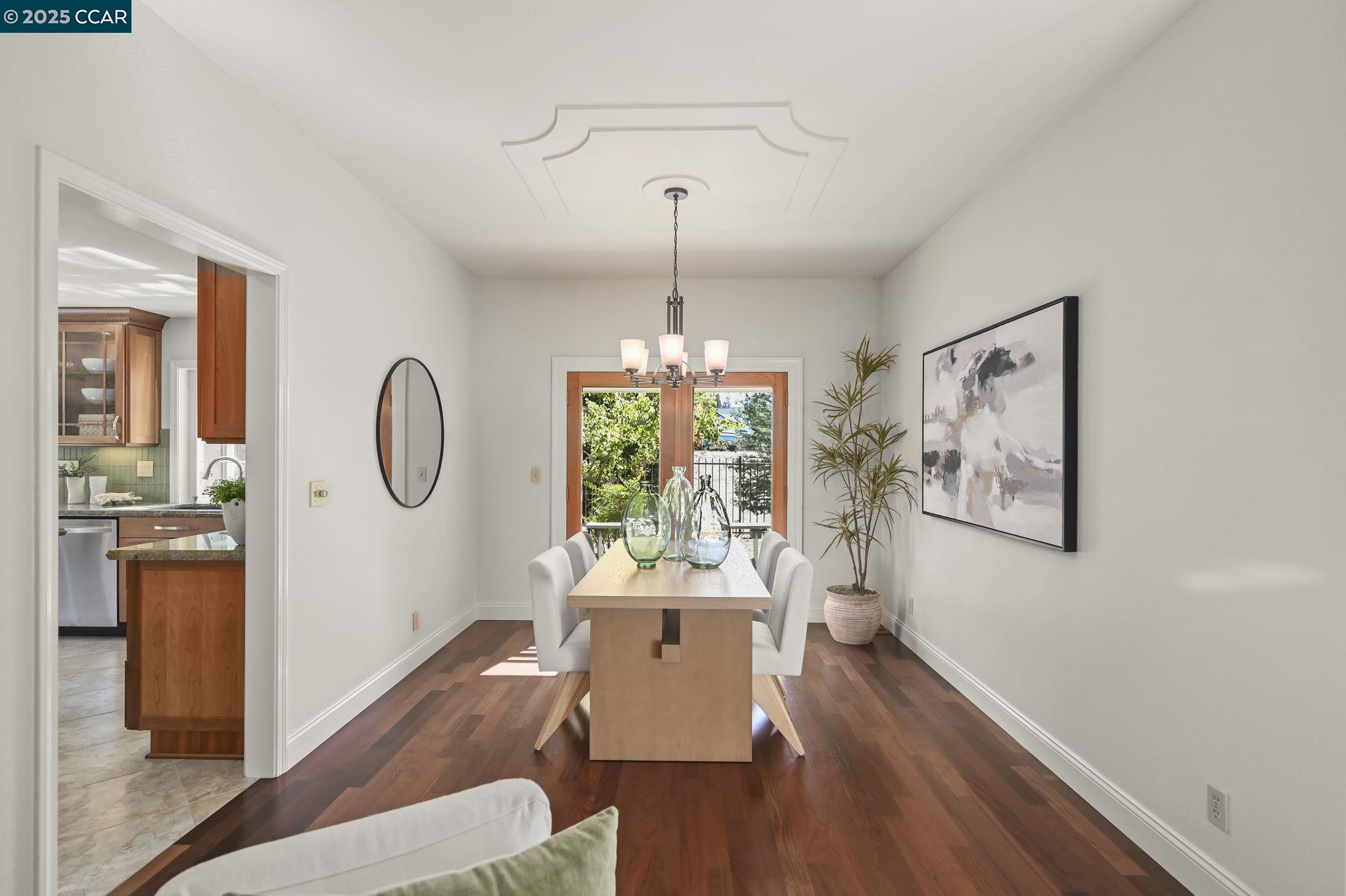 Detail Gallery Image 7 of 42 For 1020 Canyon Hills Road, San Ramon,  CA 94582 - 4 Beds | 2/1 Baths