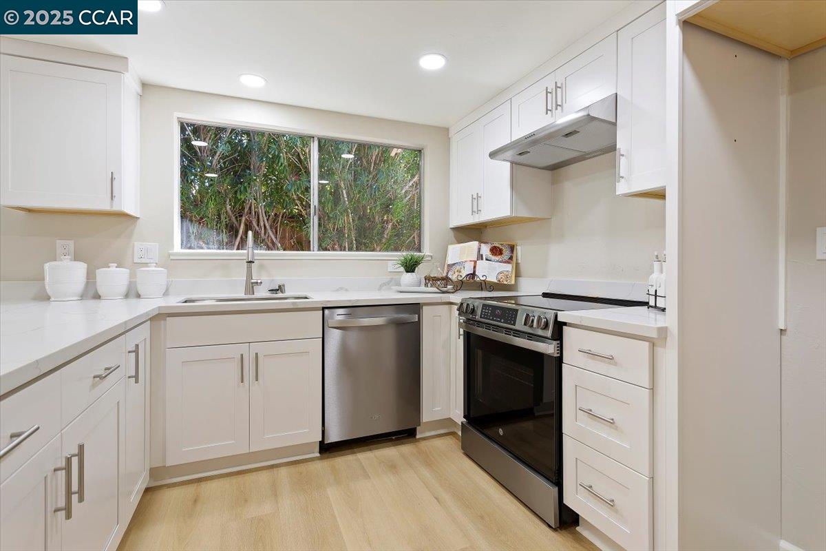 Detail Gallery Image 15 of 41 For 1167 Kaski Ln, Concord,  CA 94518 - 4 Beds | 3 Baths