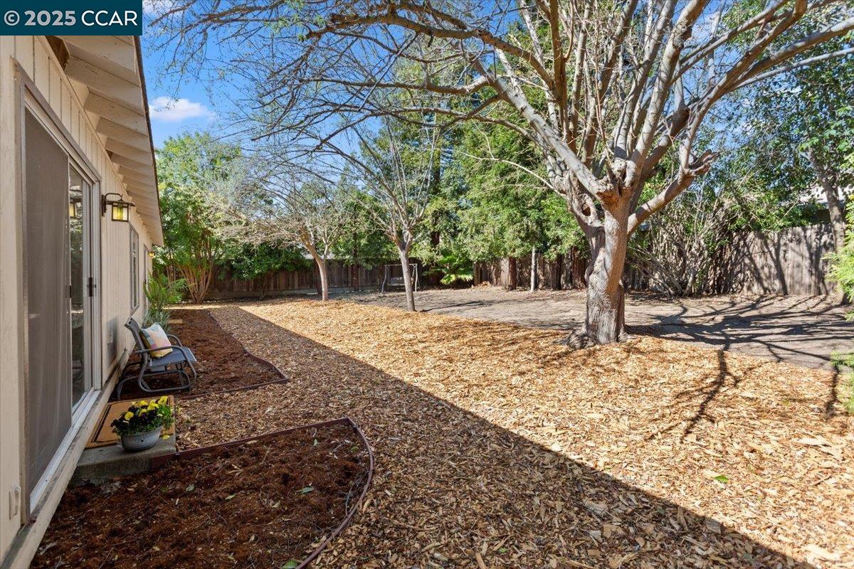 Detail Gallery Image 21 of 41 For 1167 Kaski Ln, Concord,  CA 94518 - 4 Beds | 3 Baths