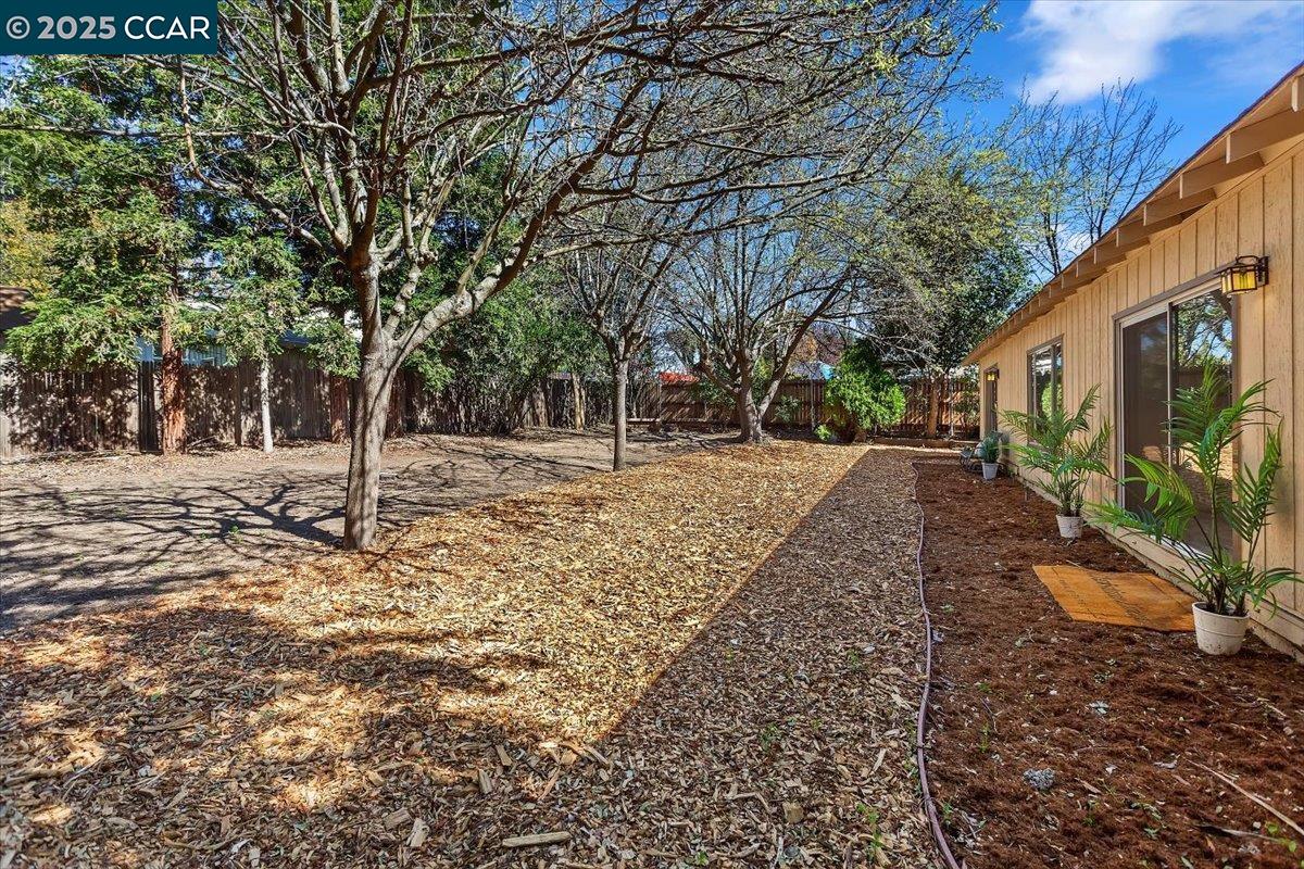 Detail Gallery Image 30 of 41 For 1167 Kaski Ln, Concord,  CA 94518 - 4 Beds | 3 Baths