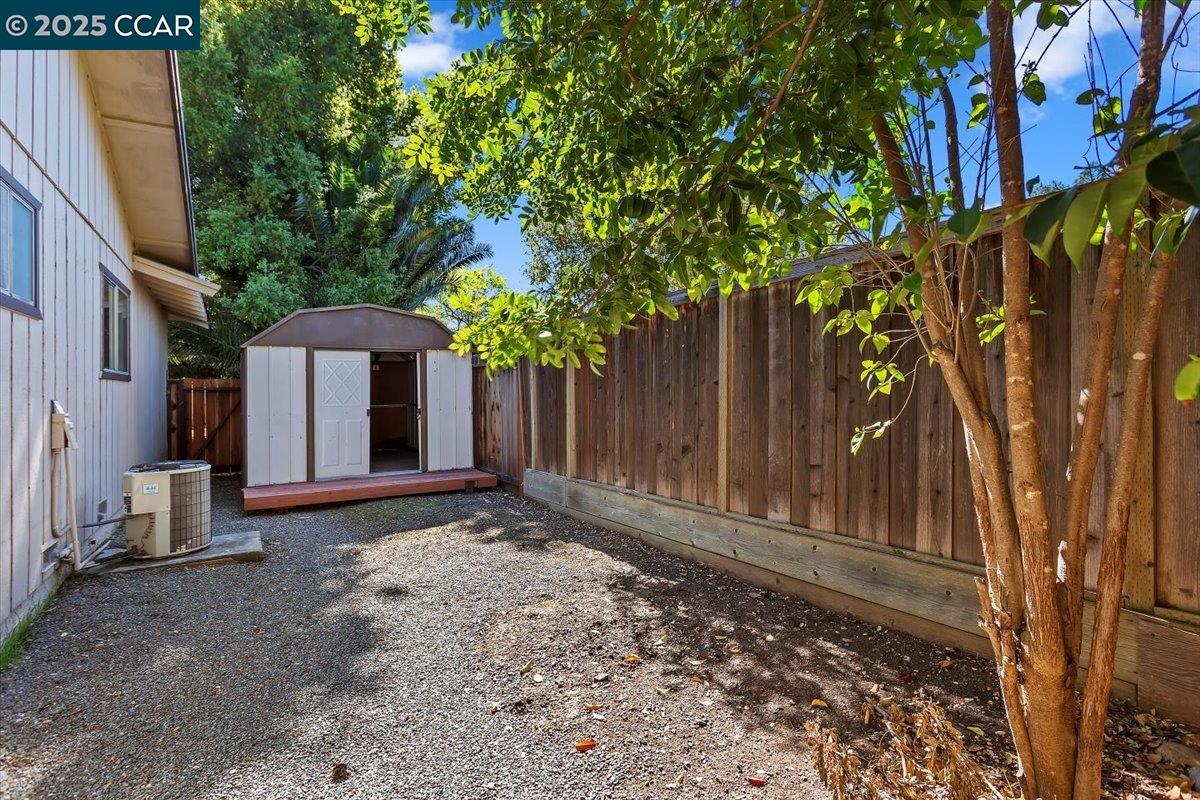 Detail Gallery Image 34 of 41 For 1167 Kaski Ln, Concord,  CA 94518 - 4 Beds | 3 Baths