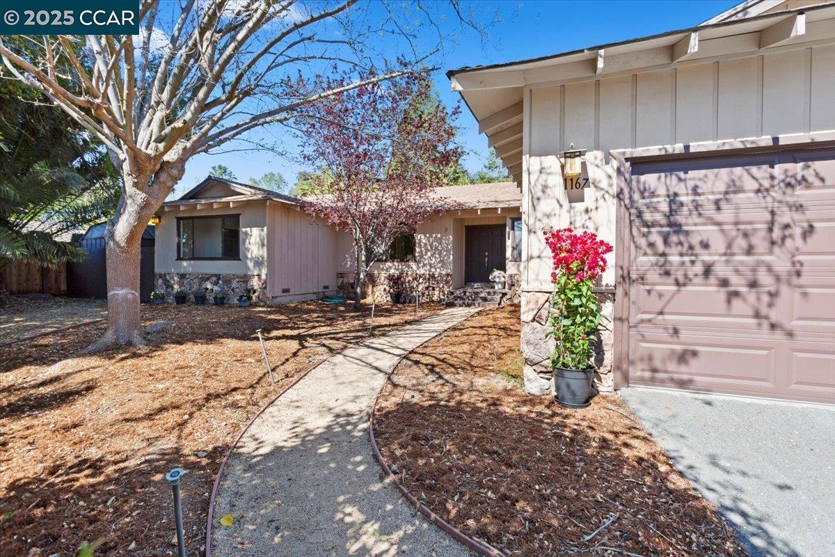 Detail Gallery Image 5 of 41 For 1167 Kaski Ln, Concord,  CA 94518 - 4 Beds | 3 Baths