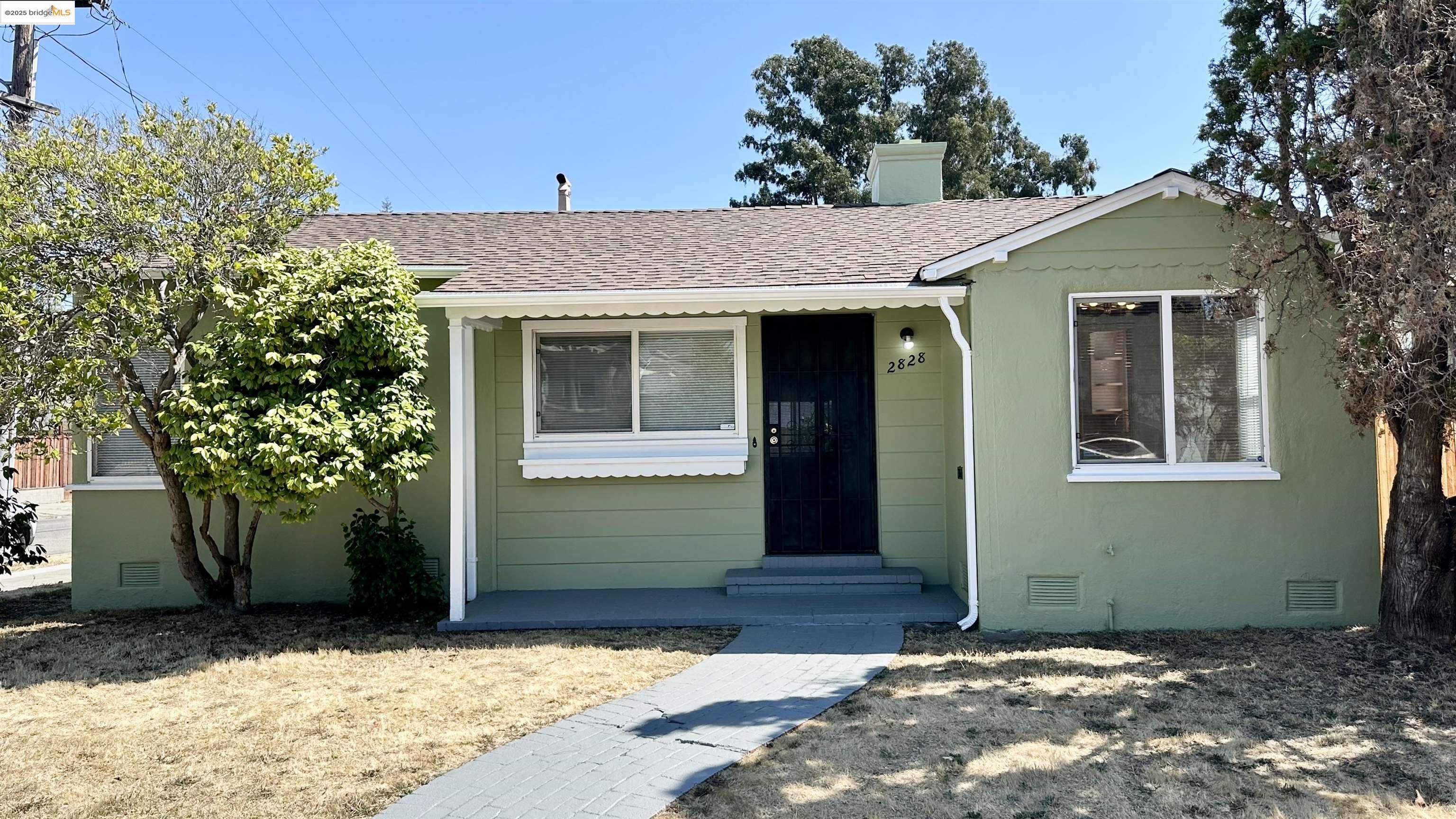 Detail Gallery Image 1 of 36 For High St, Oakland,  CA 94619 - 2 Beds | 1 Baths