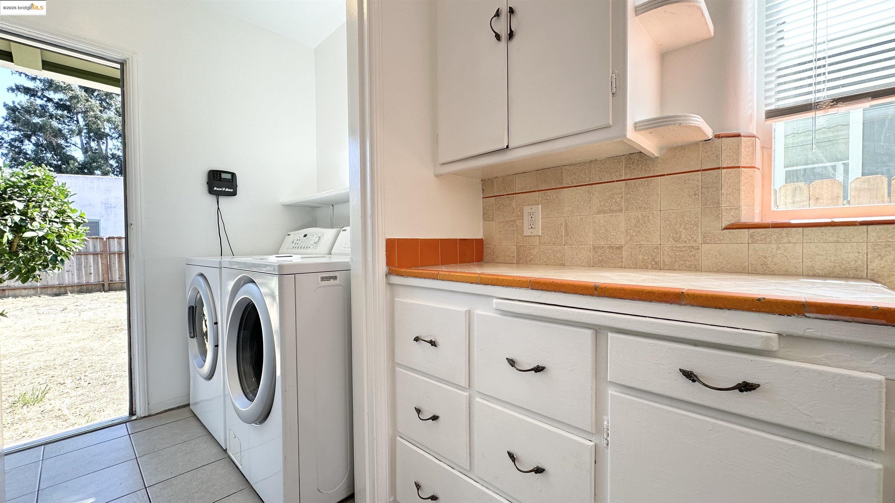 Detail Gallery Image 15 of 36 For High St, Oakland,  CA 94619 - 2 Beds | 1 Baths