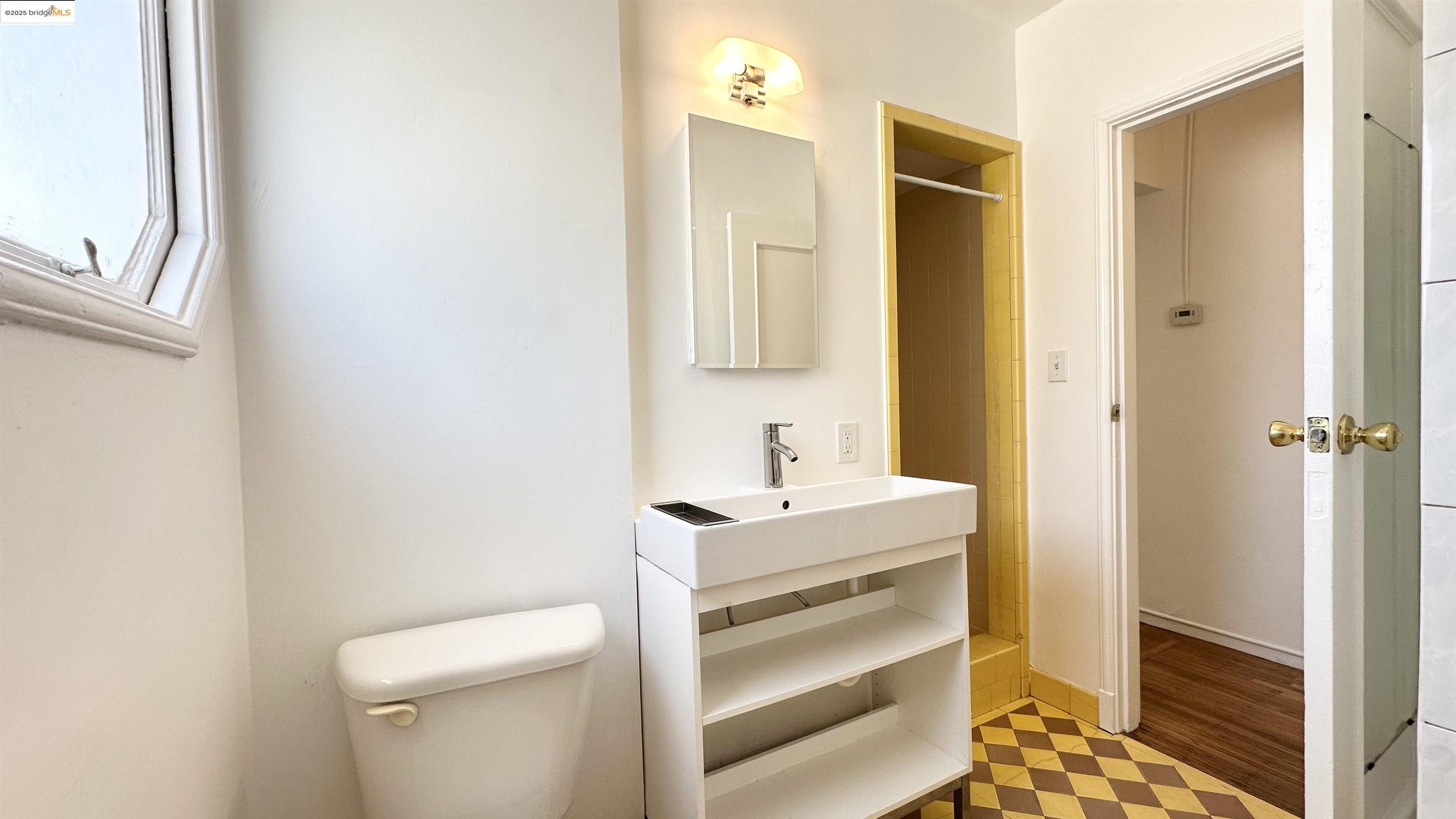 Detail Gallery Image 21 of 36 For High St, Oakland,  CA 94619 - 2 Beds | 1 Baths