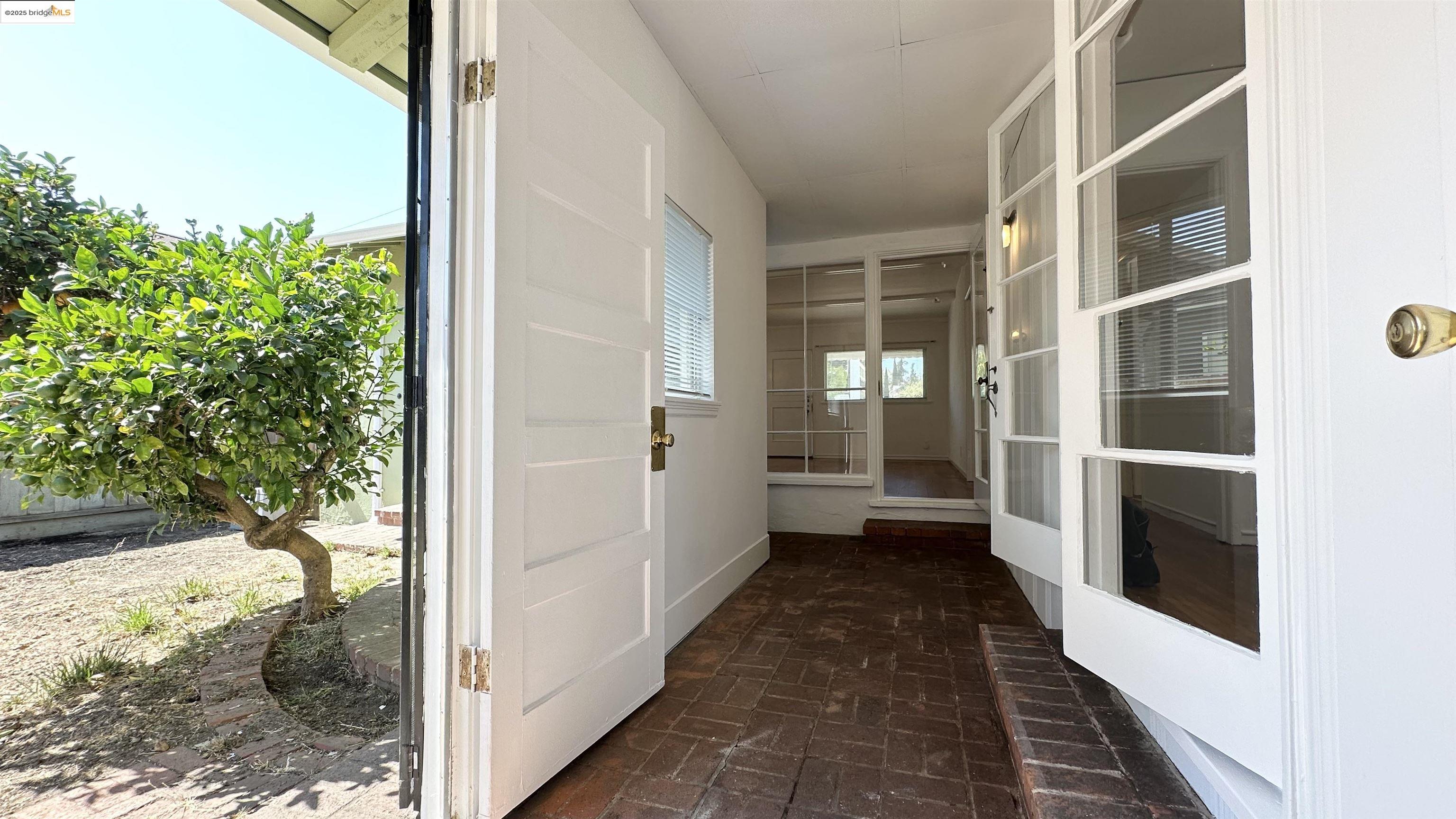 Detail Gallery Image 22 of 36 For High St, Oakland,  CA 94619 - 2 Beds | 1 Baths
