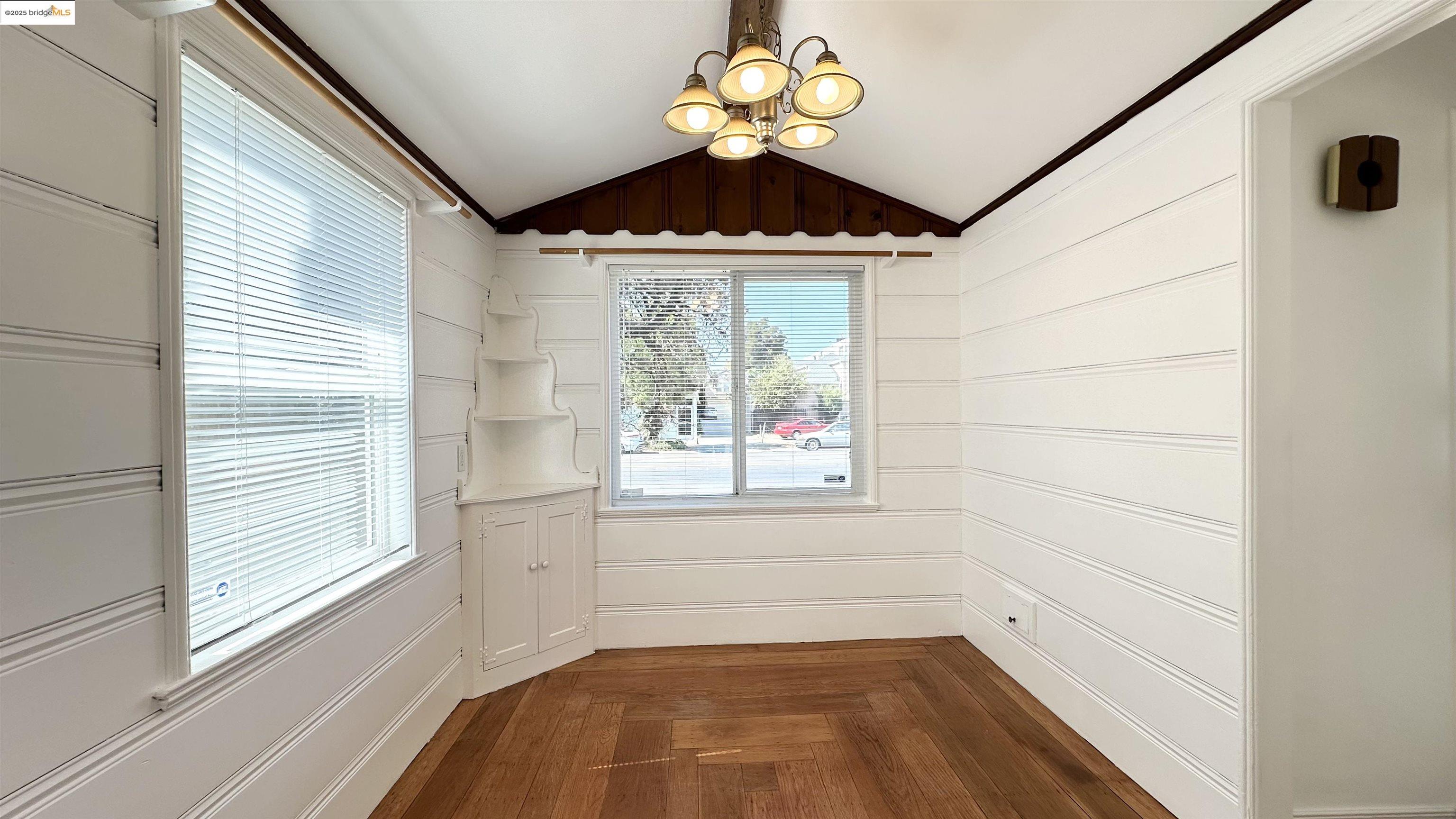 Detail Gallery Image 4 of 36 For High St, Oakland,  CA 94619 - 2 Beds | 1 Baths