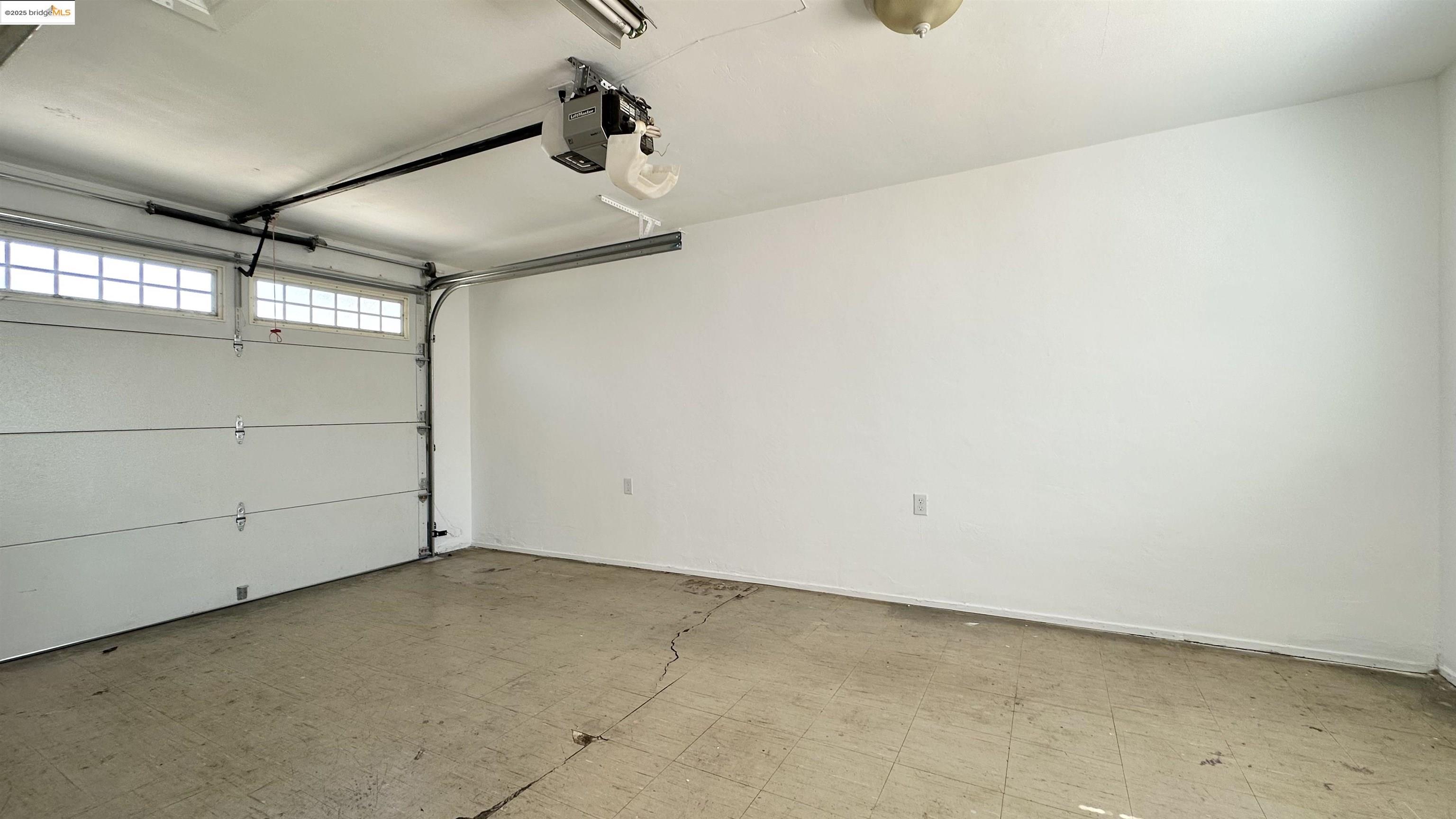 Detail Gallery Image 31 of 36 For High St, Oakland,  CA 94619 - 2 Beds | 1 Baths