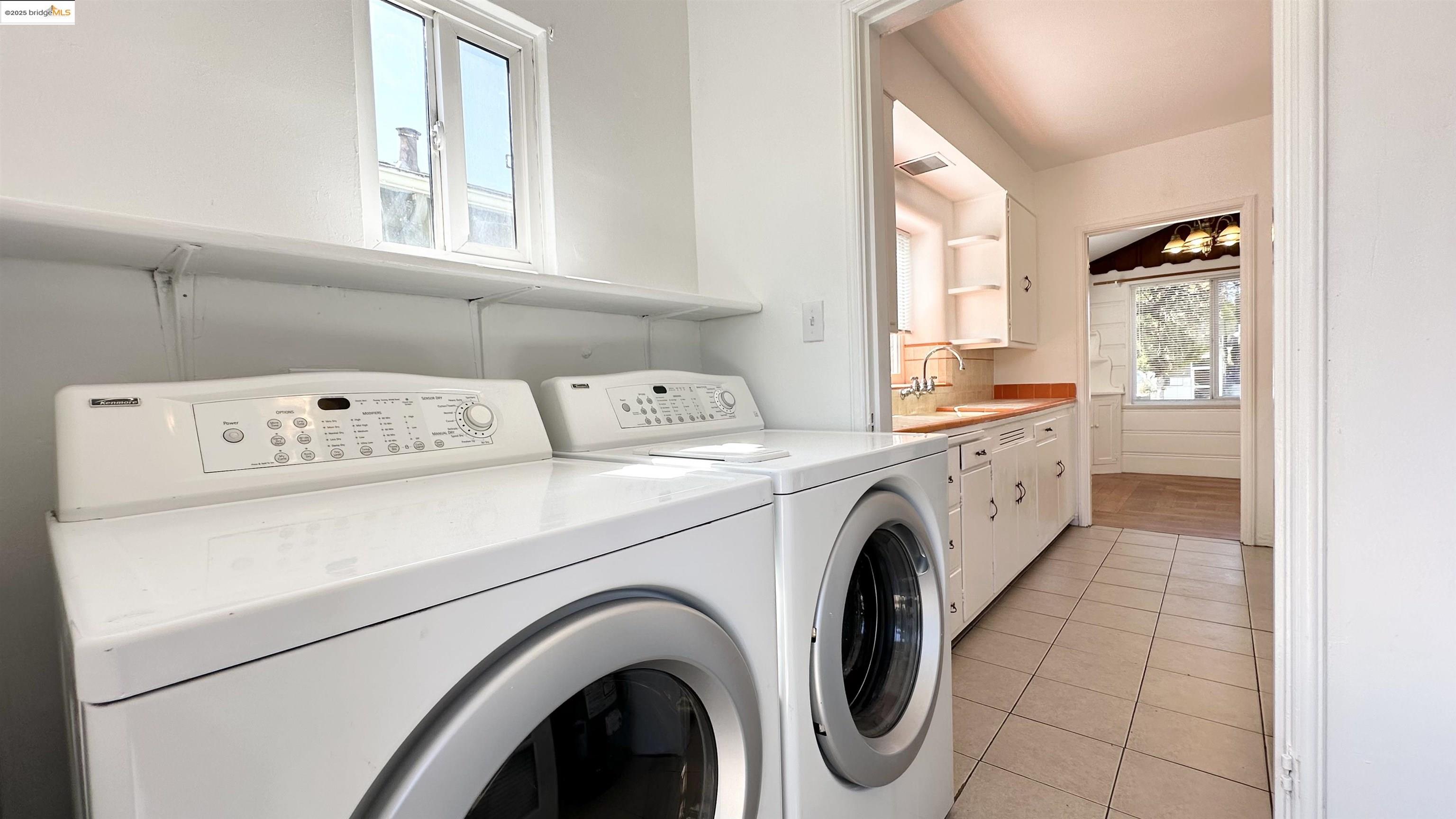 Detail Gallery Image 6 of 36 For High St, Oakland,  CA 94619 - 2 Beds | 1 Baths