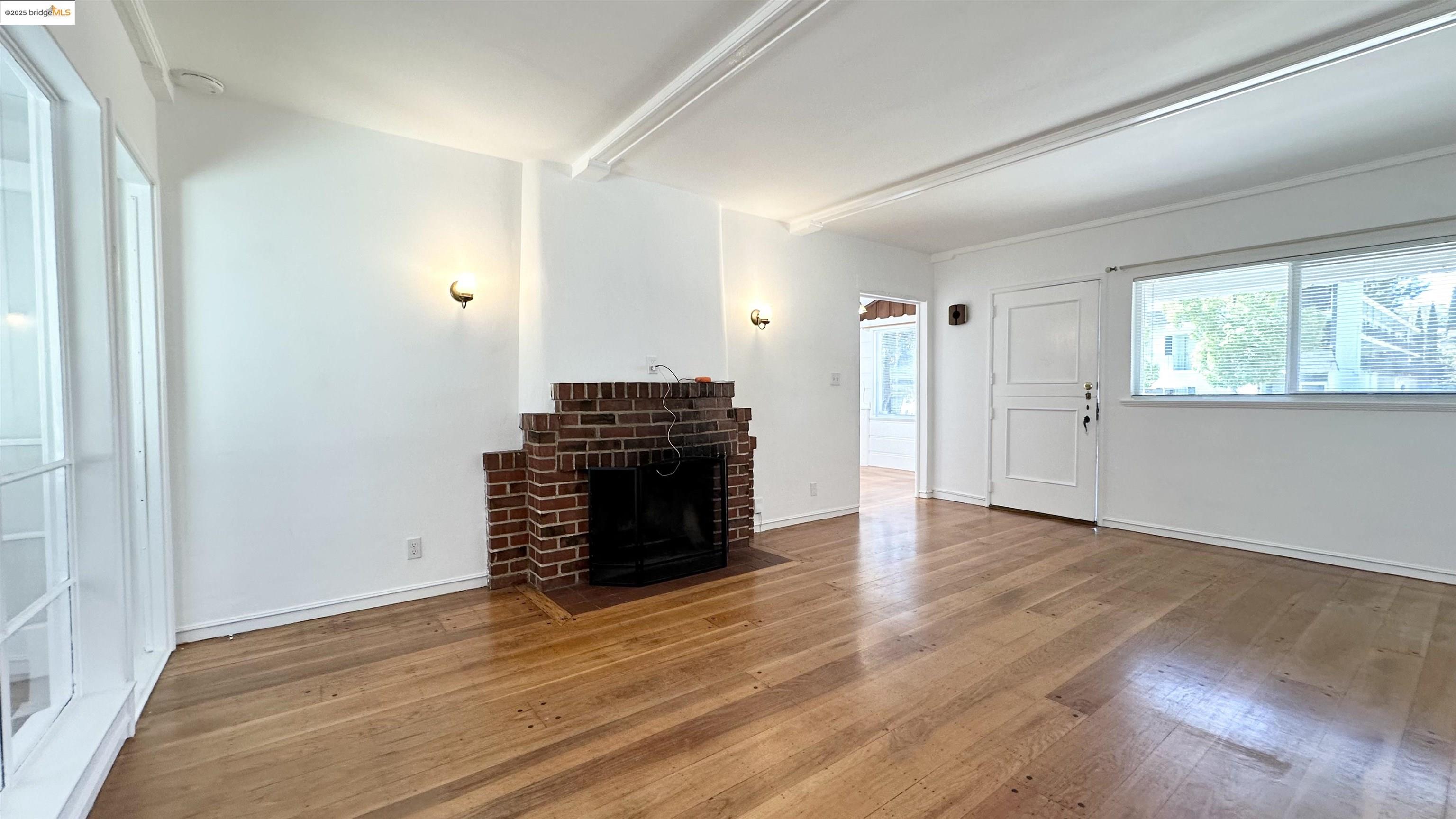 Detail Gallery Image 7 of 36 For High St, Oakland,  CA 94619 - 2 Beds | 1 Baths