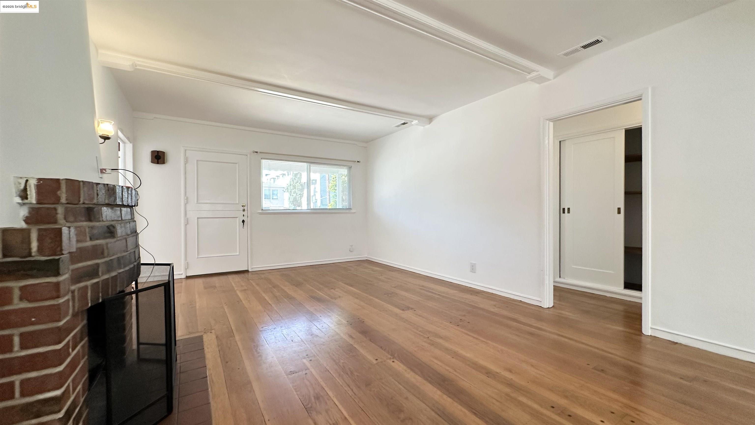 Detail Gallery Image 8 of 36 For High St, Oakland,  CA 94619 - 2 Beds | 1 Baths