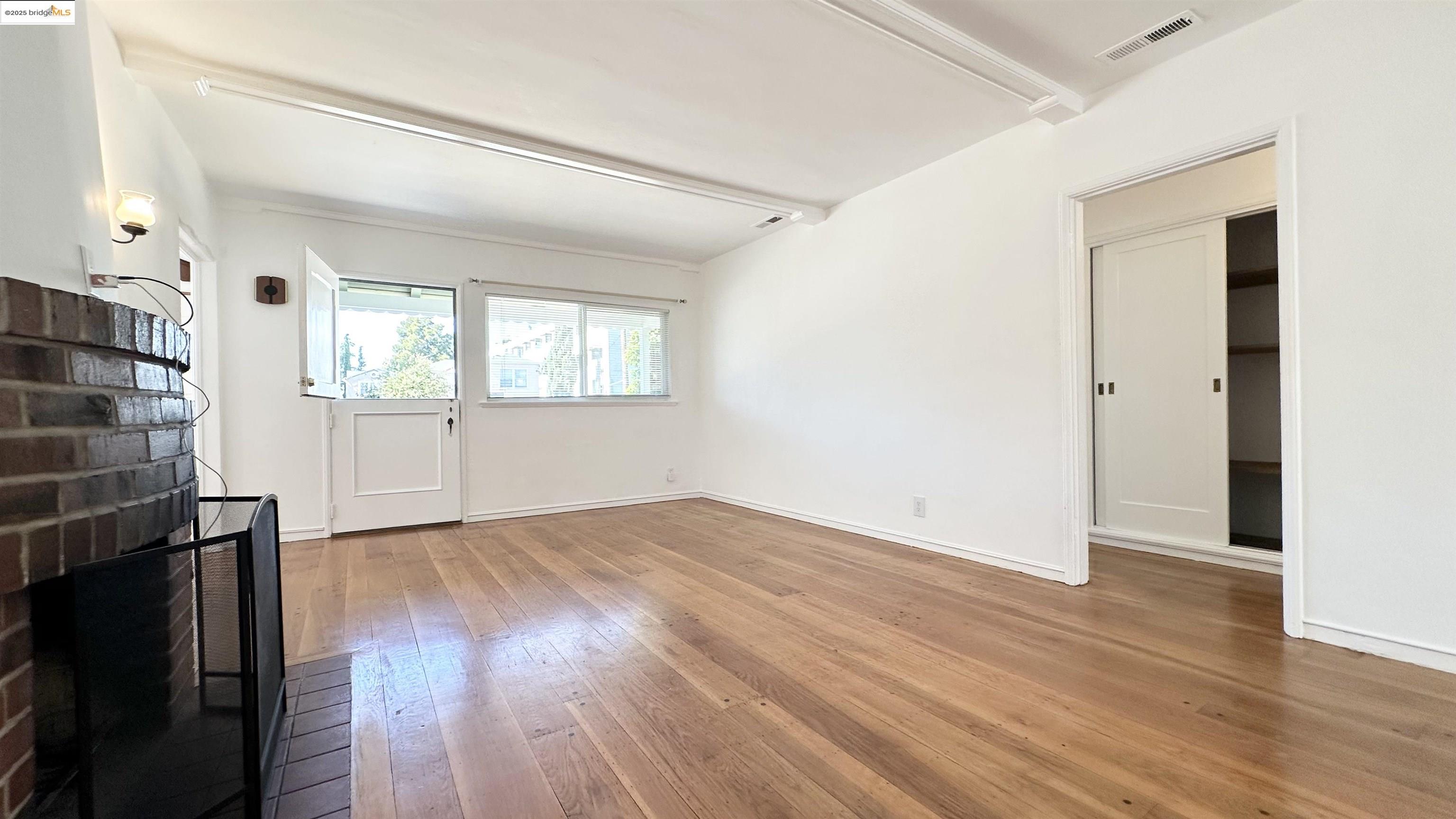 Detail Gallery Image 9 of 36 For High St, Oakland,  CA 94619 - 2 Beds | 1 Baths