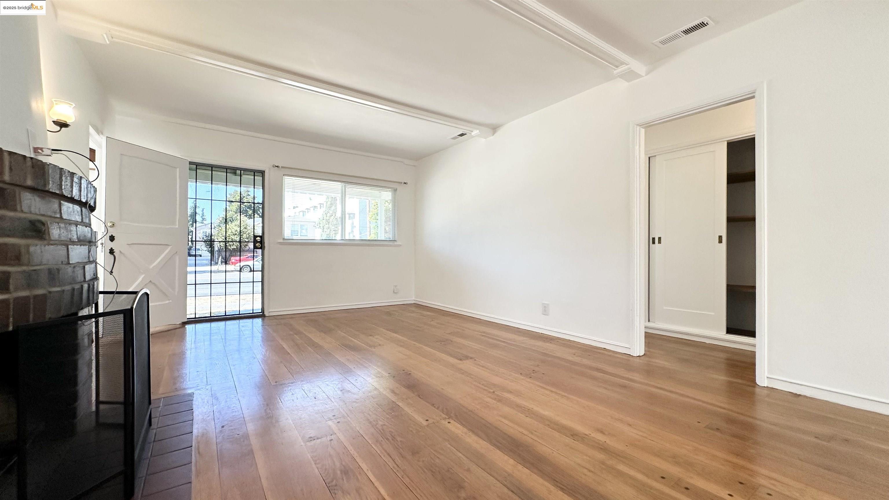 Detail Gallery Image 10 of 36 For High St, Oakland,  CA 94619 - 2 Beds | 1 Baths