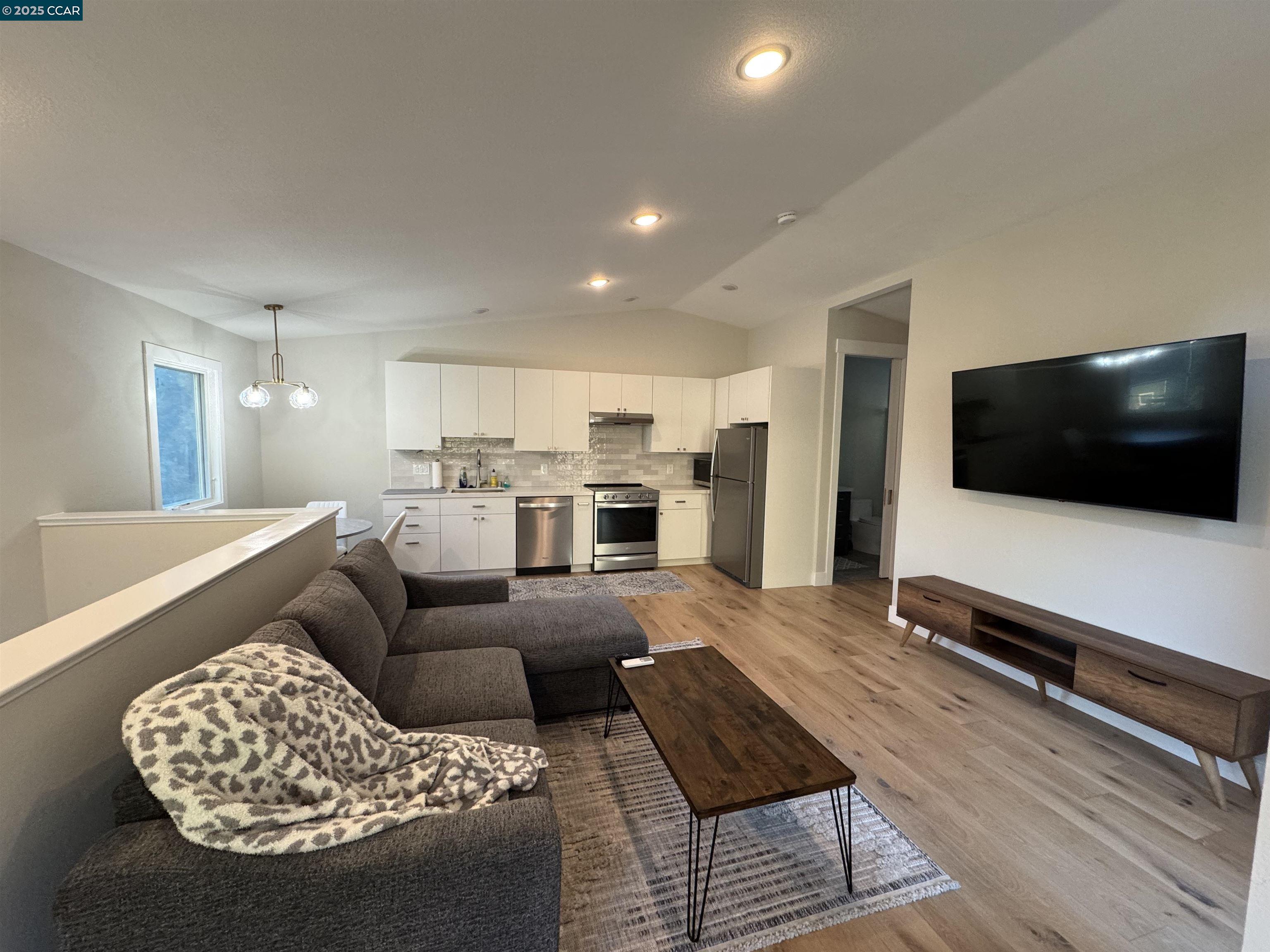 Detail Gallery Image 21 of 26 For Montecillo Dr, Walnut Creek,  CA 94595 - 1 Beds | 1 Baths