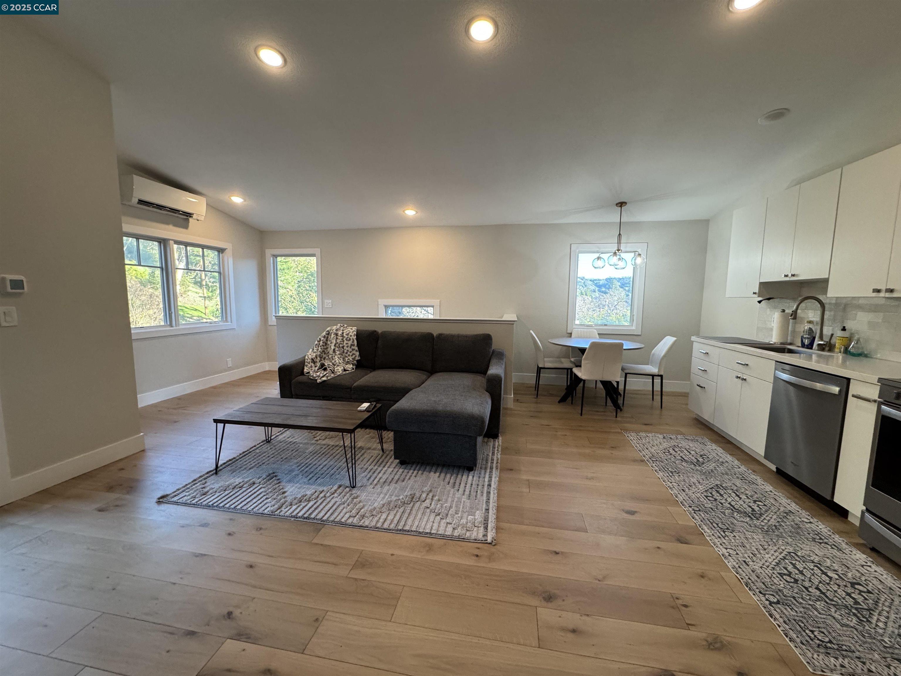Detail Gallery Image 4 of 26 For Montecillo Dr, Walnut Creek,  CA 94595 - 1 Beds | 1 Baths