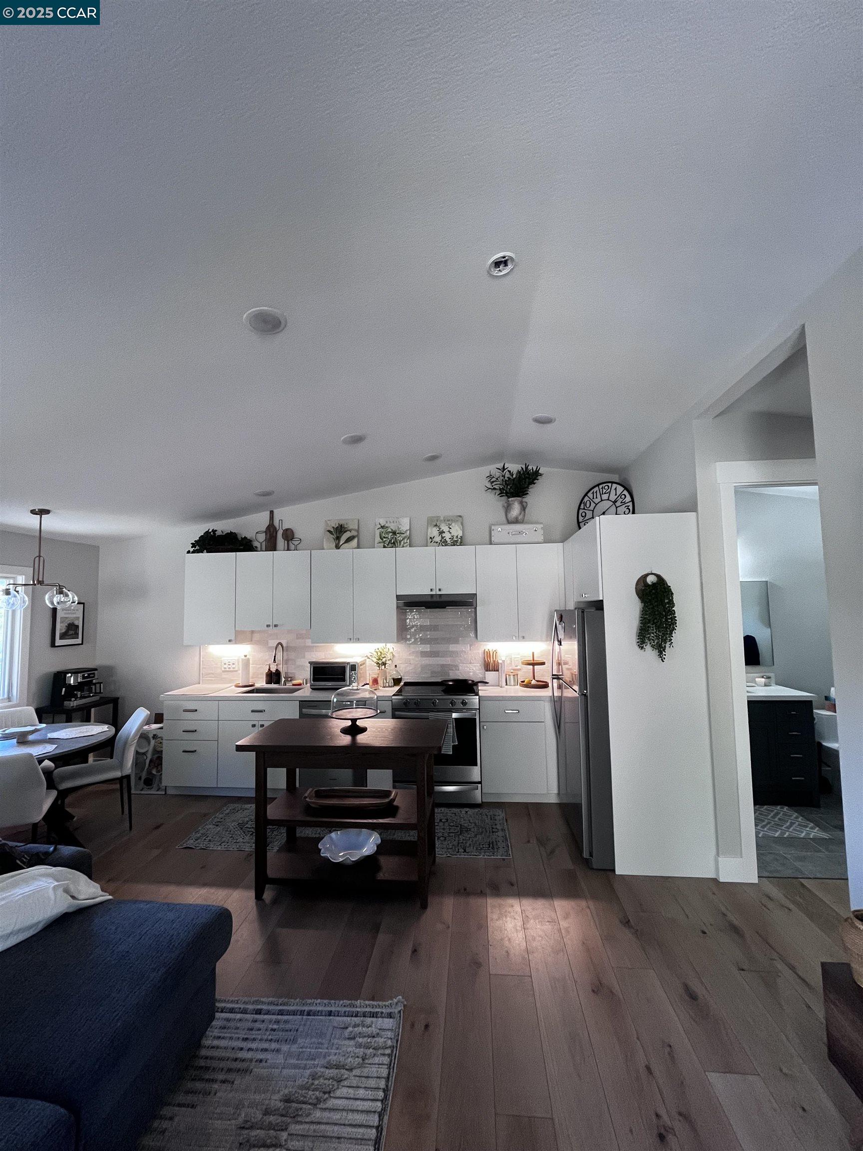 Detail Gallery Image 6 of 26 For Montecillo Dr, Walnut Creek,  CA 94595 - 1 Beds | 1 Baths