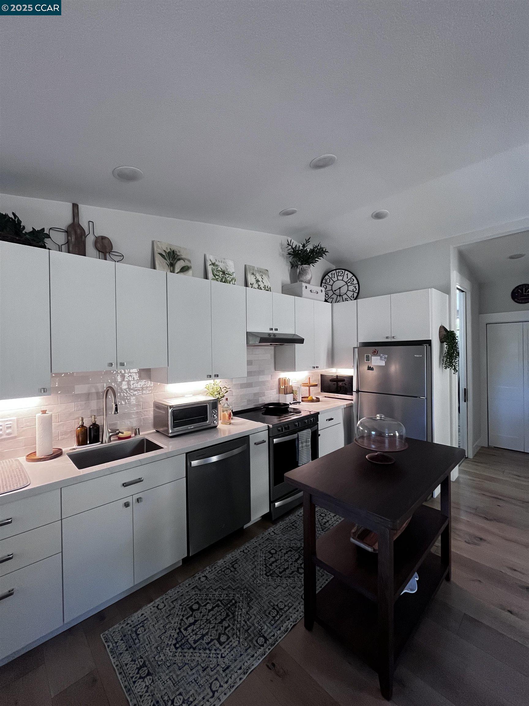 Detail Gallery Image 7 of 26 For Montecillo Dr, Walnut Creek,  CA 94595 - 1 Beds | 1 Baths