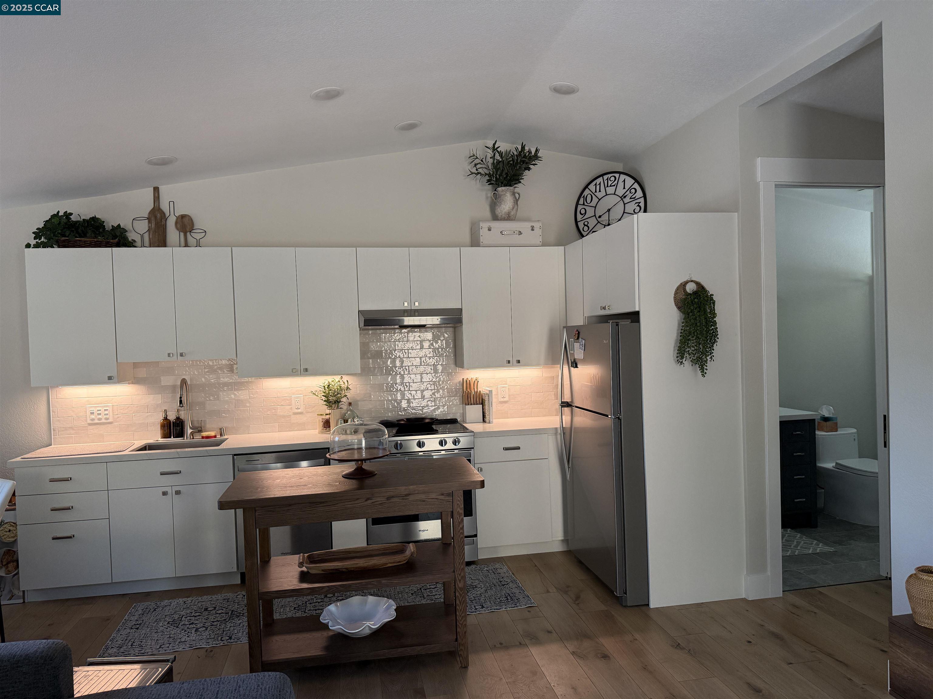 Detail Gallery Image 9 of 26 For Montecillo Dr, Walnut Creek,  CA 94595 - 1 Beds | 1 Baths