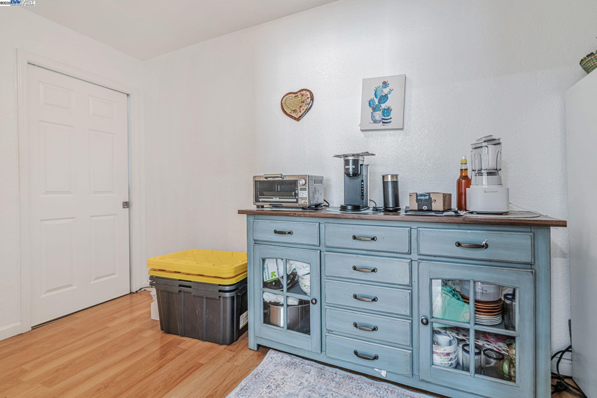 Detail Gallery Image 13 of 23 For 1127 Madera Ave, Menlo Park,  CA 94025 - 3 Beds | 2 Baths