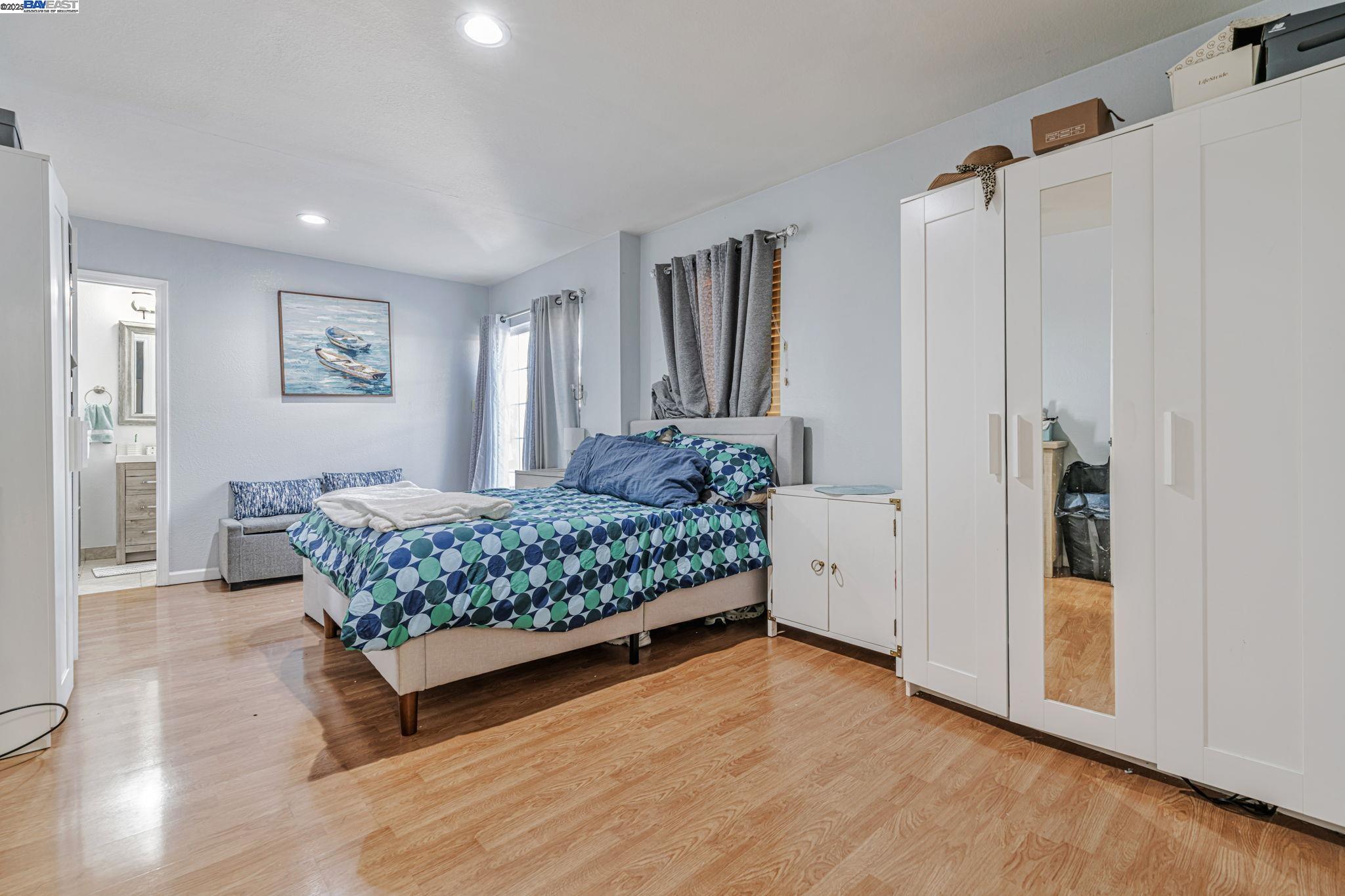 Detail Gallery Image 21 of 27 For 1127 Madera Ave, Menlo Park,  CA 94025 - 3 Beds | 2 Baths