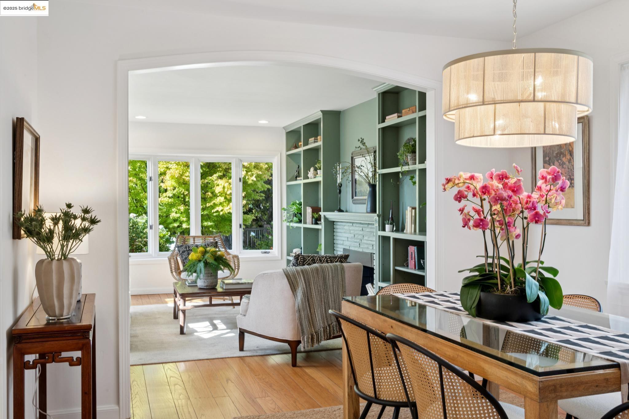 Detail Gallery Image 12 of 47 For 1510 Valley Rd, Kensington,  CA 94707 - 2 Beds | 2 Baths