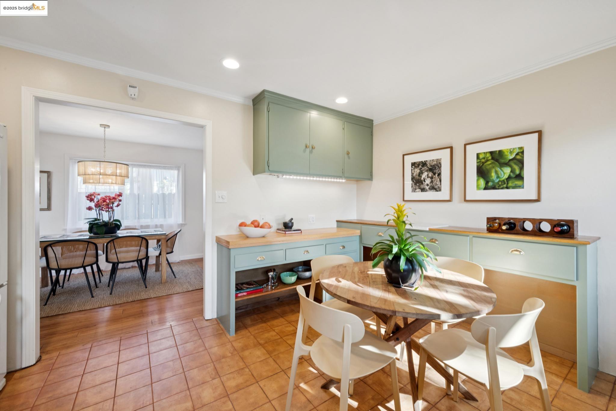 Detail Gallery Image 18 of 47 For 1510 Valley Rd, Kensington,  CA 94707 - 2 Beds | 2 Baths