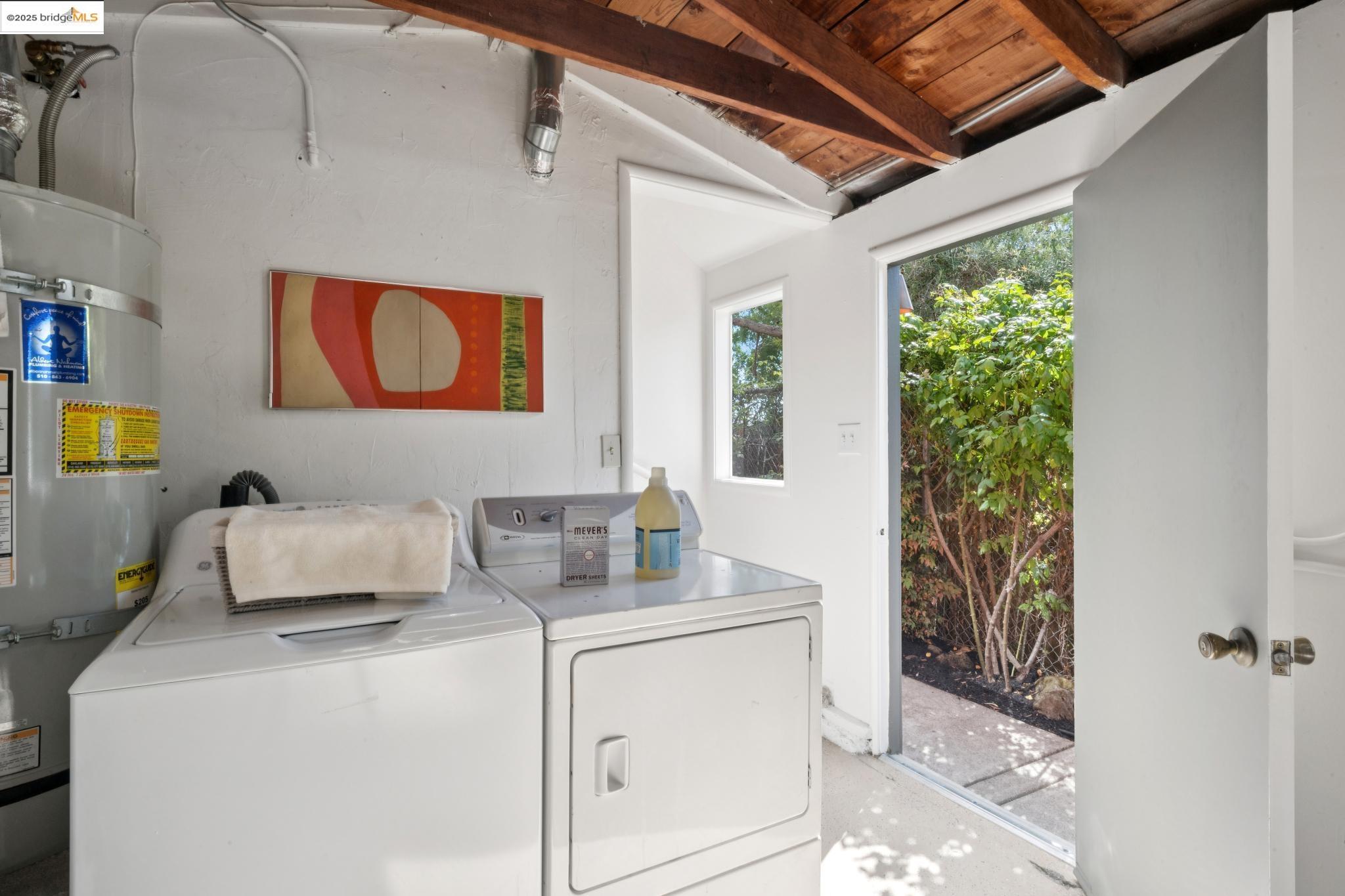 Detail Gallery Image 27 of 47 For 1510 Valley Rd, Kensington,  CA 94707 - 2 Beds | 2 Baths