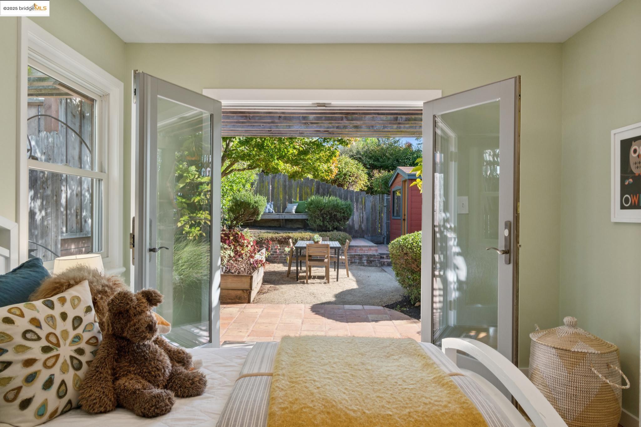 Detail Gallery Image 28 of 47 For 1510 Valley Rd, Kensington,  CA 94707 - 2 Beds | 2 Baths