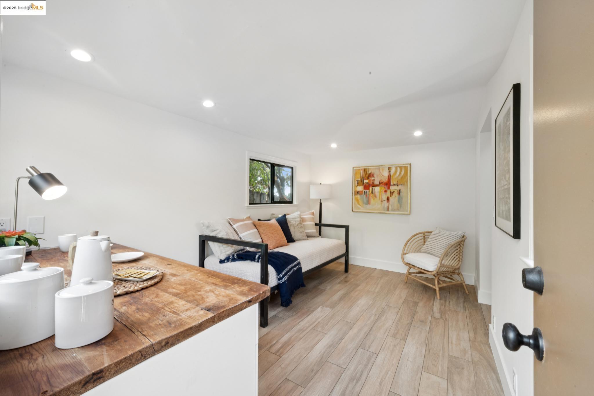 Detail Gallery Image 36 of 47 For 1510 Valley Rd, Kensington,  CA 94707 - 2 Beds | 2 Baths