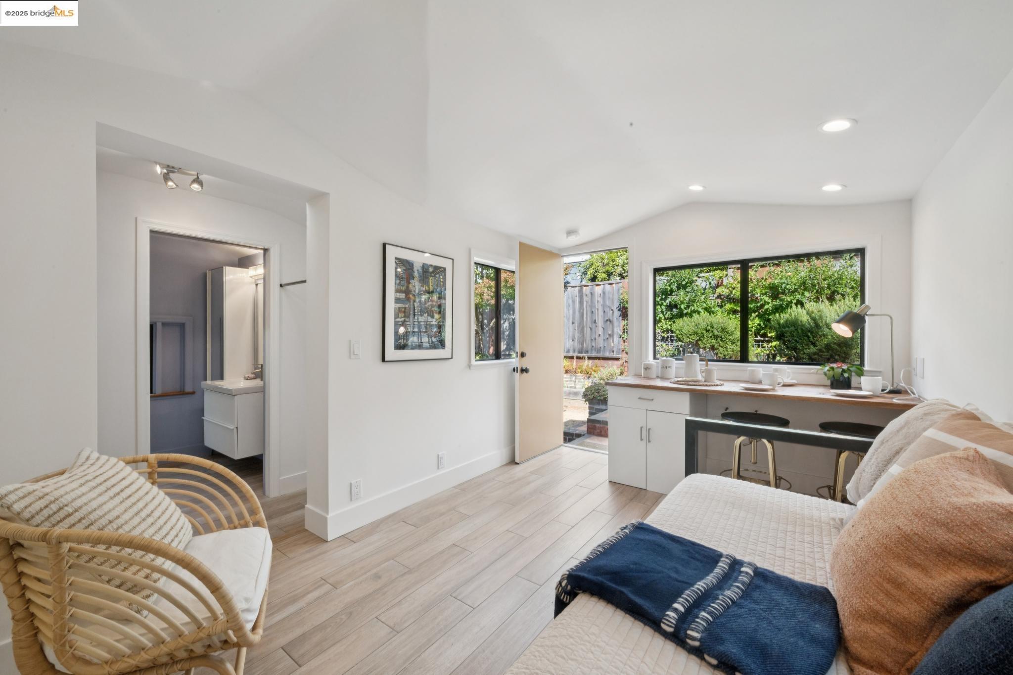 Detail Gallery Image 38 of 47 For 1510 Valley Rd, Kensington,  CA 94707 - 2 Beds | 2 Baths
