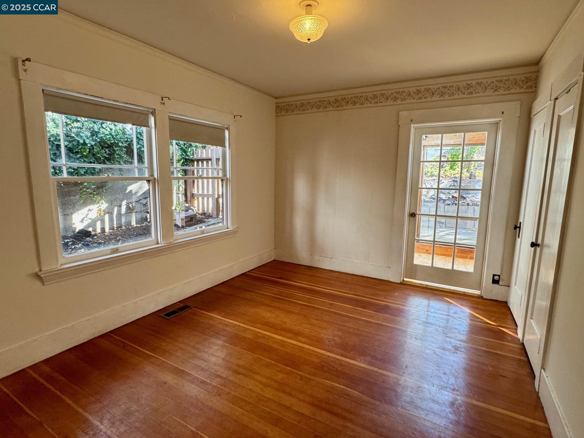 Detail Gallery Image 11 of 25 For 721 Lafayette Street, Martinez,  CA 94553 - 3 Beds | 1/1 Baths
