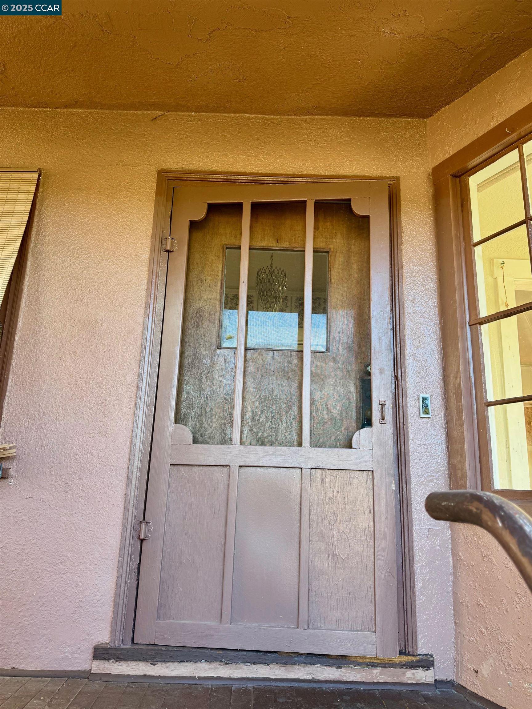 Detail Gallery Image 3 of 25 For 721 Lafayette Street, Martinez,  CA 94553 - 3 Beds | 1/1 Baths