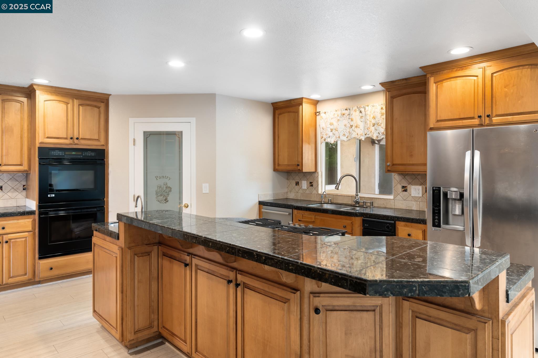 Detail Gallery Image 11 of 35 For 3158 Randick Ct, Pleasanton,  CA 94588-3583 - 4 Beds | 2 Baths