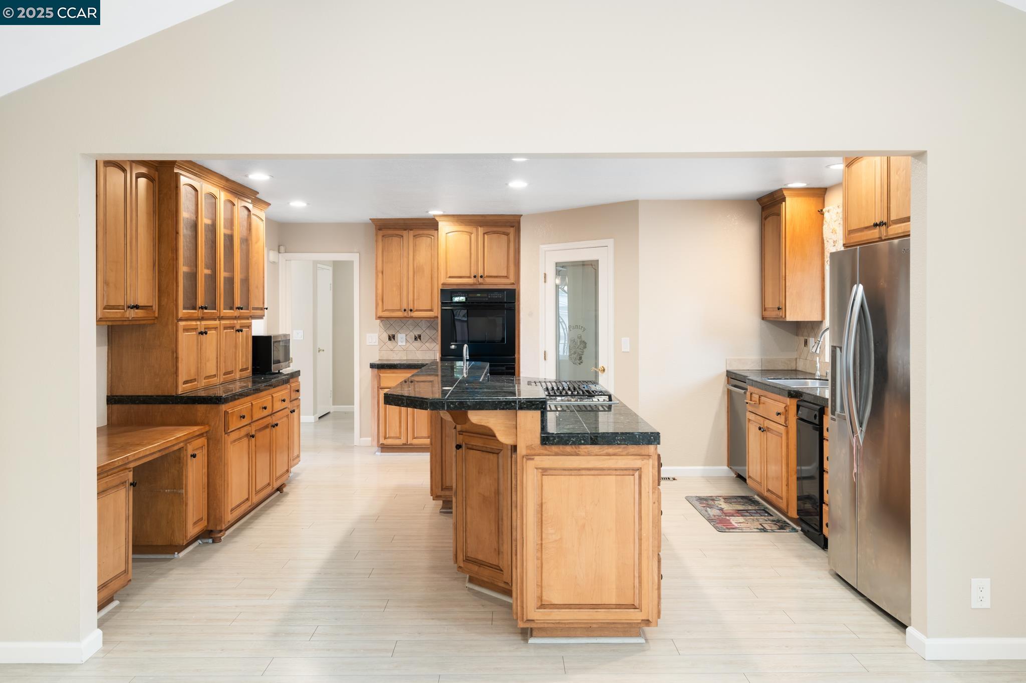 Detail Gallery Image 13 of 35 For 3158 Randick Ct, Pleasanton,  CA 94588-3583 - 4 Beds | 2 Baths