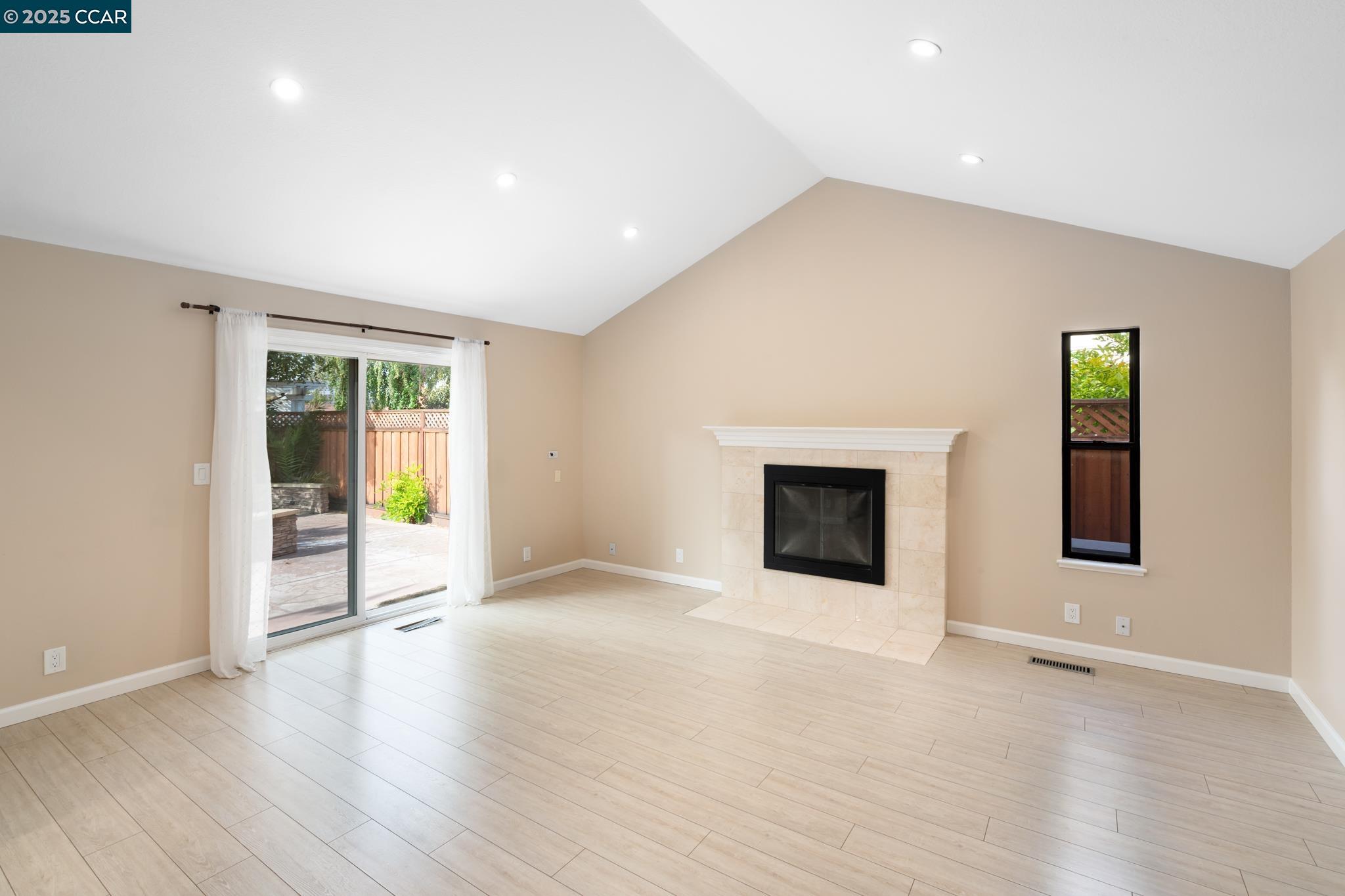 Detail Gallery Image 16 of 35 For 3158 Randick Ct, Pleasanton,  CA 94588-3583 - 4 Beds | 2 Baths