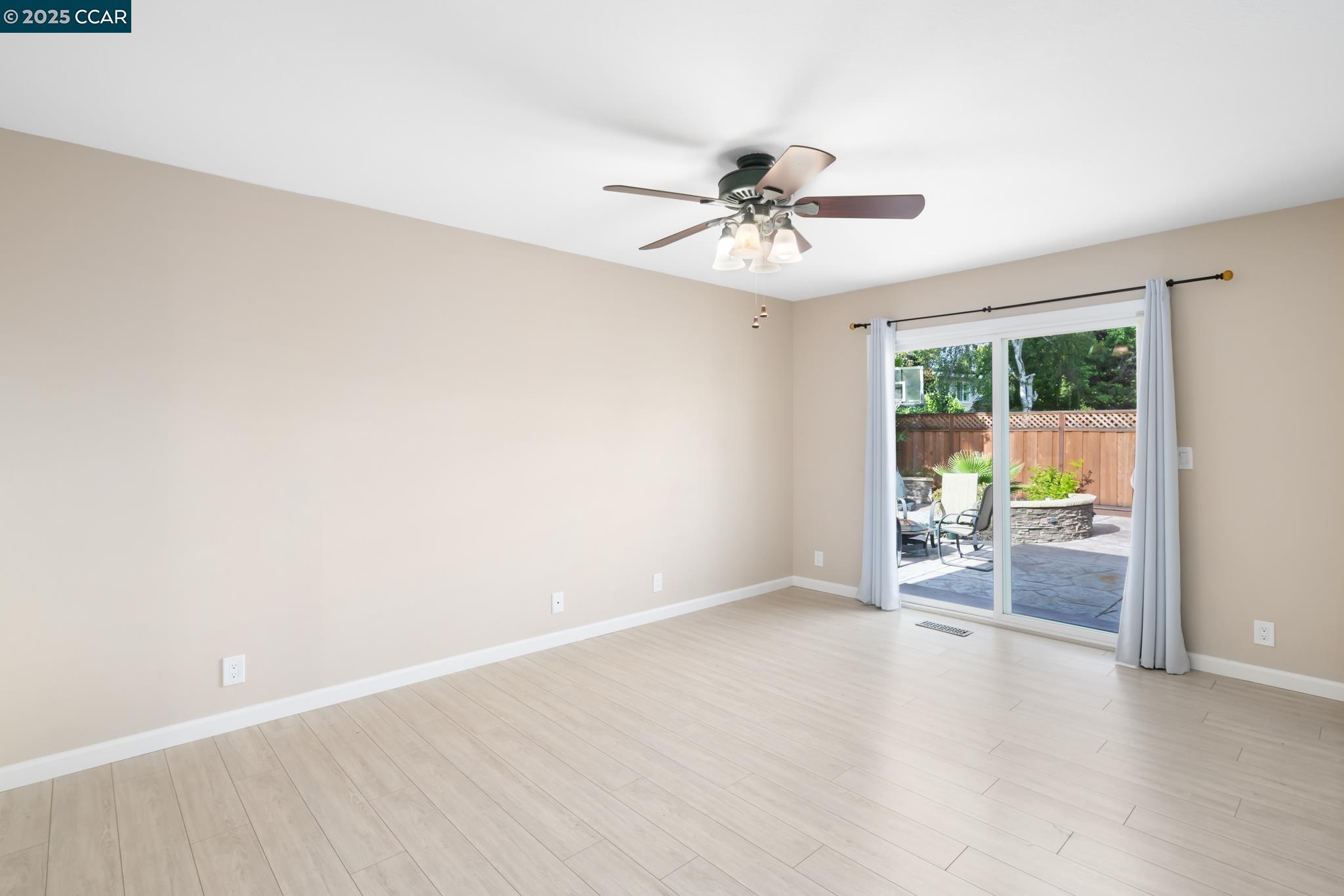 Detail Gallery Image 17 of 35 For 3158 Randick Ct, Pleasanton,  CA 94588-3583 - 4 Beds | 2 Baths