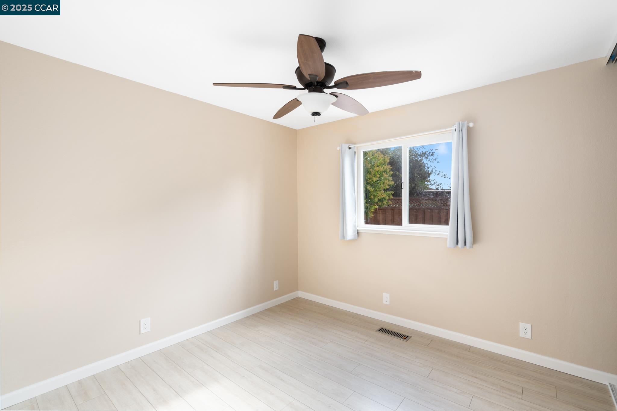Detail Gallery Image 22 of 35 For 3158 Randick Ct, Pleasanton,  CA 94588-3583 - 4 Beds | 2 Baths