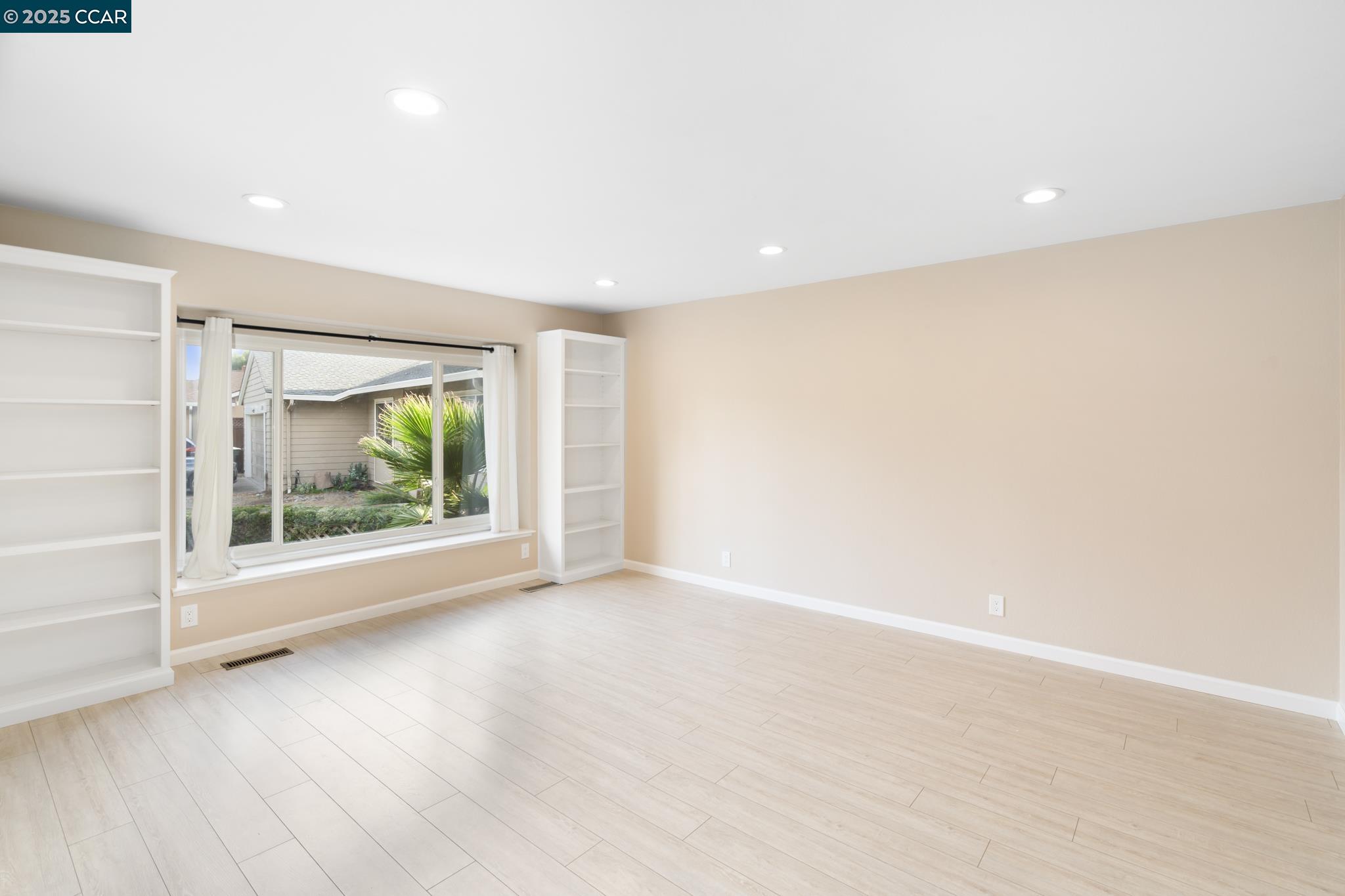 Detail Gallery Image 4 of 35 For 3158 Randick Ct, Pleasanton,  CA 94588-3583 - 4 Beds | 2 Baths
